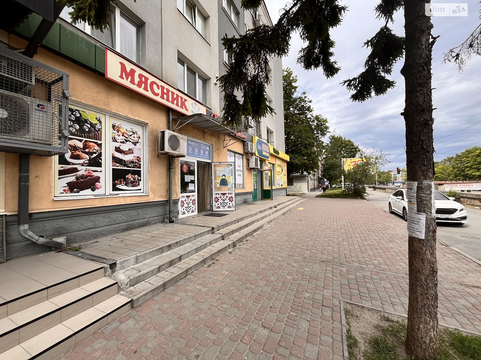 Комерційне приміщення в Дніпрі, здам в оренду по Хмельницького Богдана проспект 16, район Центральний, ціна: 25 000 грн за об’єкт фото 1