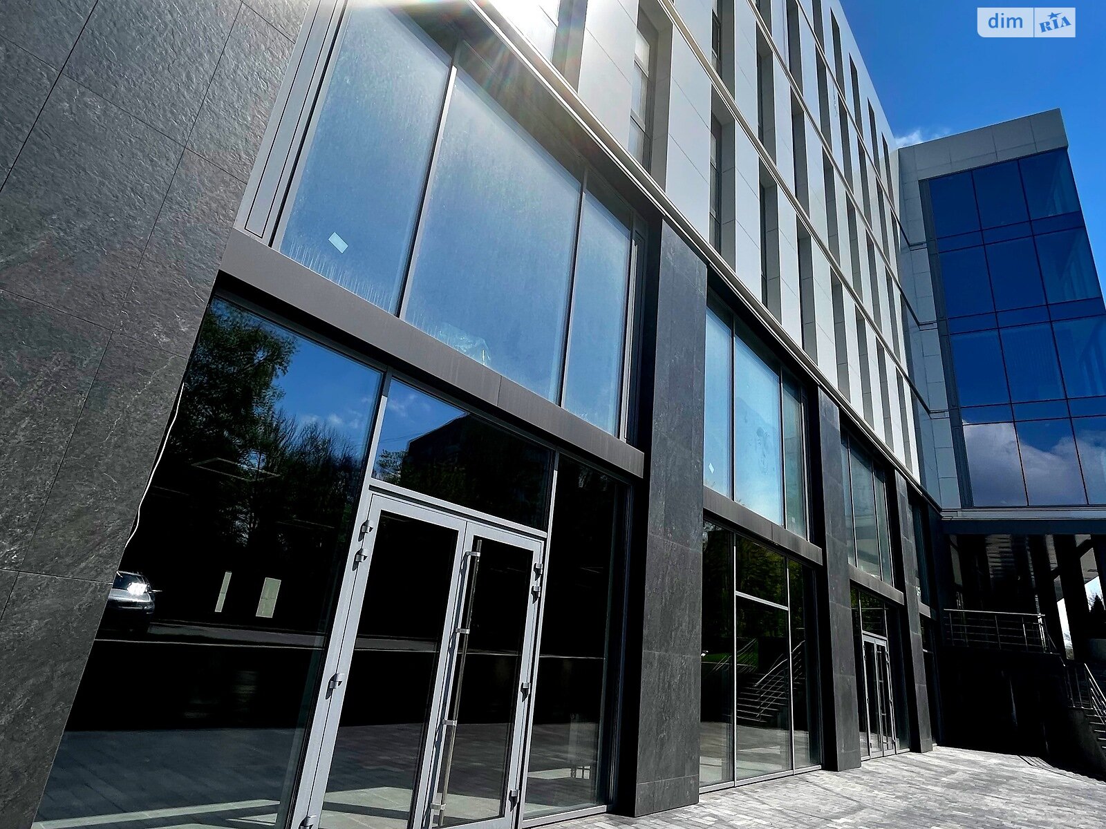 Комерційне приміщення в Дніпрі, здам в оренду по Орлика Пилипа проспект, район Центральний, ціна: 176 396 грн за об’єкт фото 1 Комерційне приміщення в Дніпрі, здам в оренду по Орлика Пилипа проспект, район Центральний, ціна: 176 396 грн за об’єкт фото 1