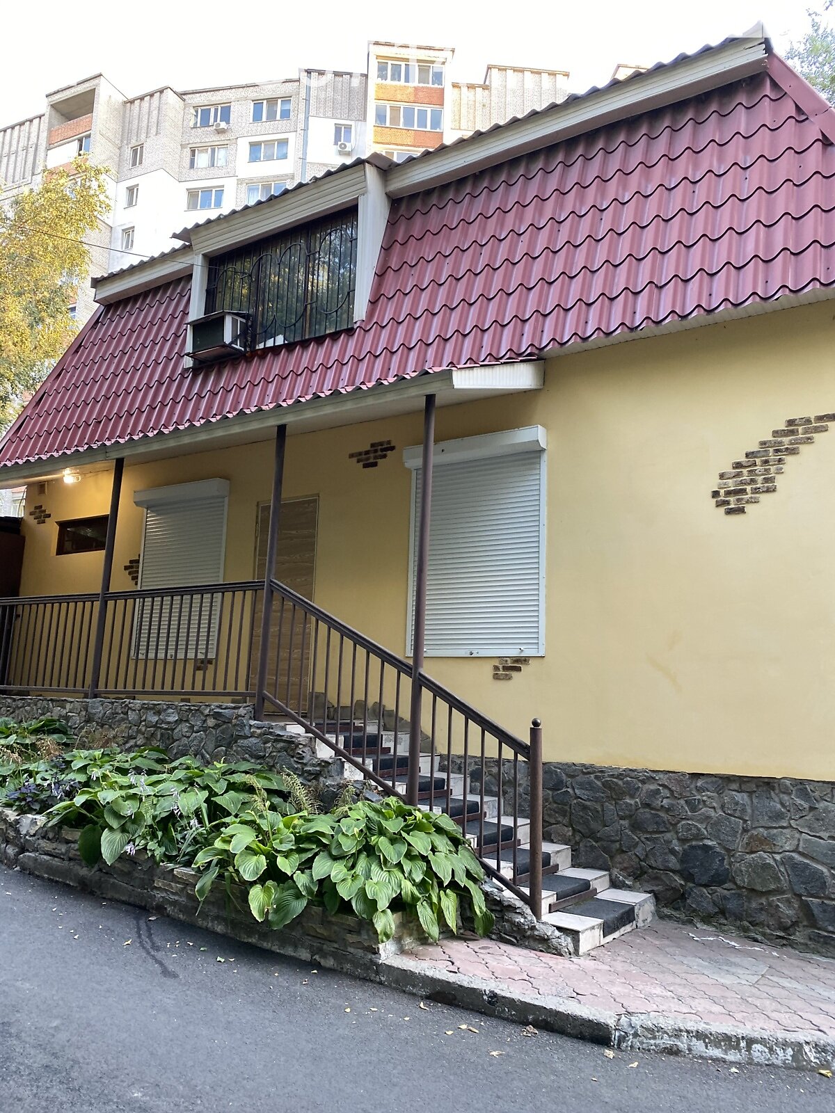 Комерційне приміщення в Дніпрі, здам в оренду по Шнеєрсона Менахем-Мендл вулиця, район Центральний, ціна: 35 000 грн за об’єкт фото 1 Комерційне приміщення в Дніпрі, здам в оренду по Шнеєрсона Менахем-Мендл вулиця, район Центральний, ціна: 35 000 грн за об’єкт фото 1