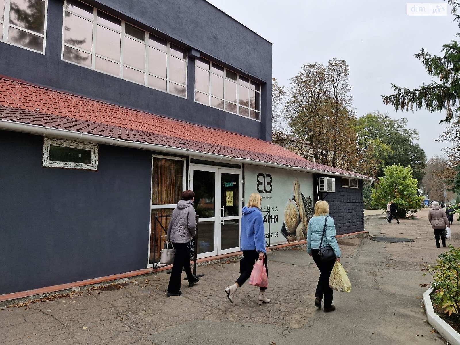 Комерційне приміщення в Голованівську, Соборна (Леніна) вулиця 35, ціна оренди: 62 625 грн за об’єкт фото 1 Комерційне приміщення в Голованівську, Соборна (Леніна) вулиця 35, ціна оренди: 62 625 грн за об’єкт фото 1