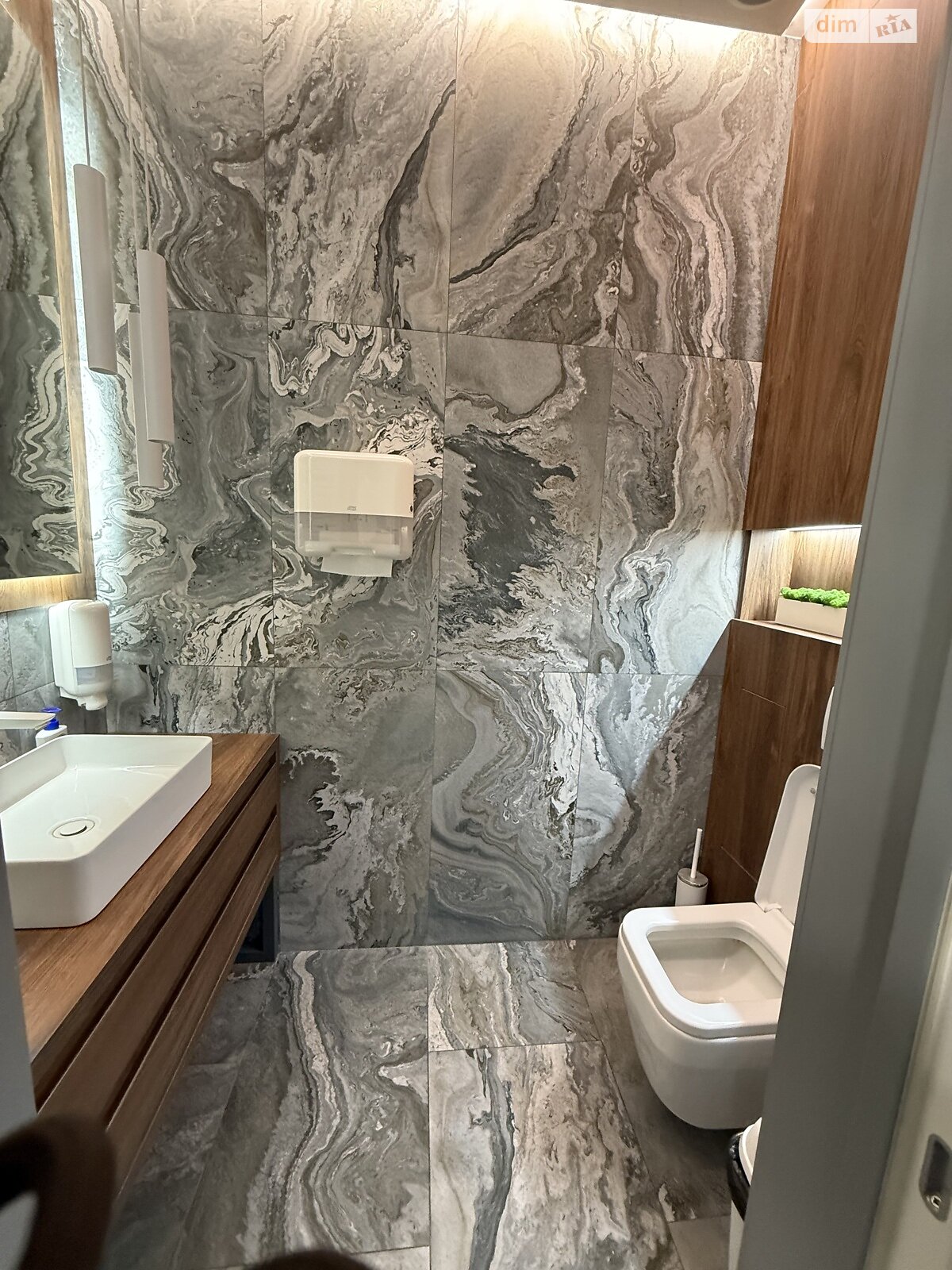 Комерційне приміщення в Хмельницькому, здам в оренду по Трудова вулиця, район Автовокзал №1, ціна: 160 000 грн за об’єкт фото 1