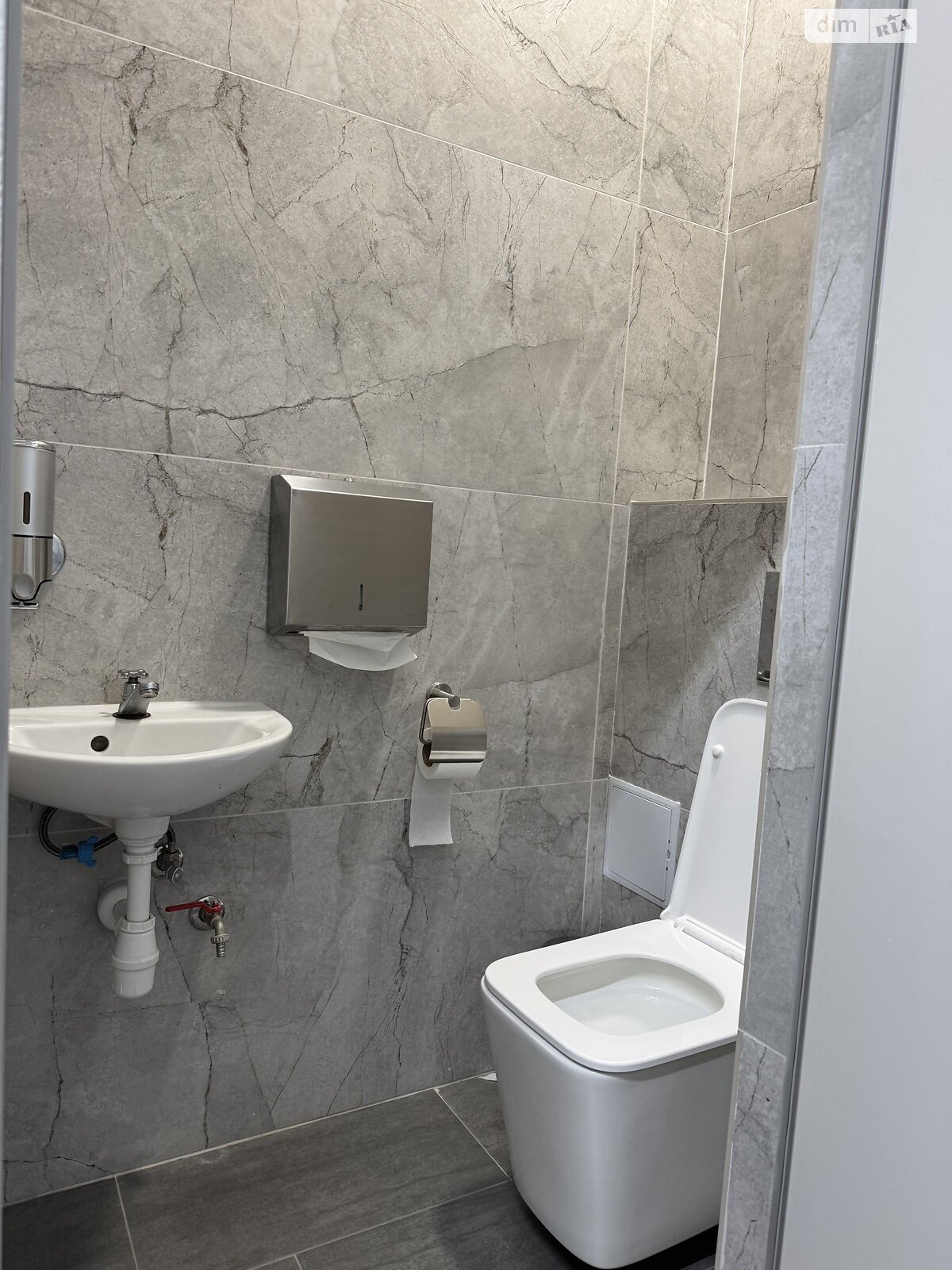 Коммерческое помещение в Хмельницком, сдам в аренду по Князя Святослава Храброго (Толстого Льва) улица 5, район Каменецкий переезд, цена: 12 000 грн за объект фото 1