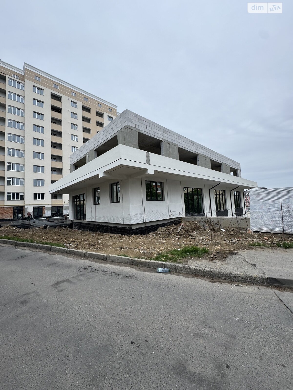 Комерційне приміщення в Хмельницькому, здам в оренду по Кармелюка вулиця 3, район Озерна, ціна: 75 000 грн за об’єкт фото 1 Комерційне приміщення в Хмельницькому, здам в оренду по Кармелюка вулиця 3, район Озерна, ціна: 75 000 грн за об’єкт фото 1