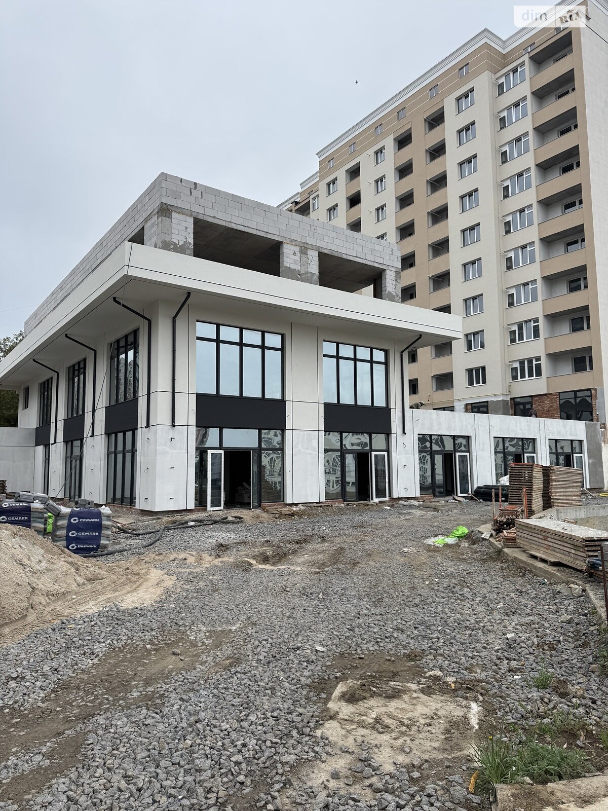 Комерційне приміщення в Хмельницькому, здам в оренду по Кармелюка вулиця 3, район Озерна, ціна: 75 000 грн за об’єкт фото 1 Комерційне приміщення в Хмельницькому, здам в оренду по Кармелюка вулиця 3, район Озерна, ціна: 75 000 грн за об’єкт фото 1