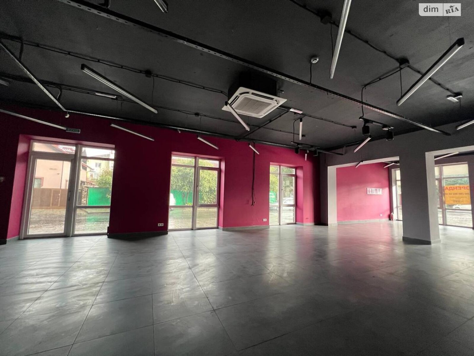 Коммерческое помещение в Хмельницком, Проскуровского Подполья улица, цена аренды: 250 980 грн за объект фото 1 Коммерческое помещение в Хмельницком, Проскуровского Подполья улица, цена аренды: 250 980 грн за объект фото 1