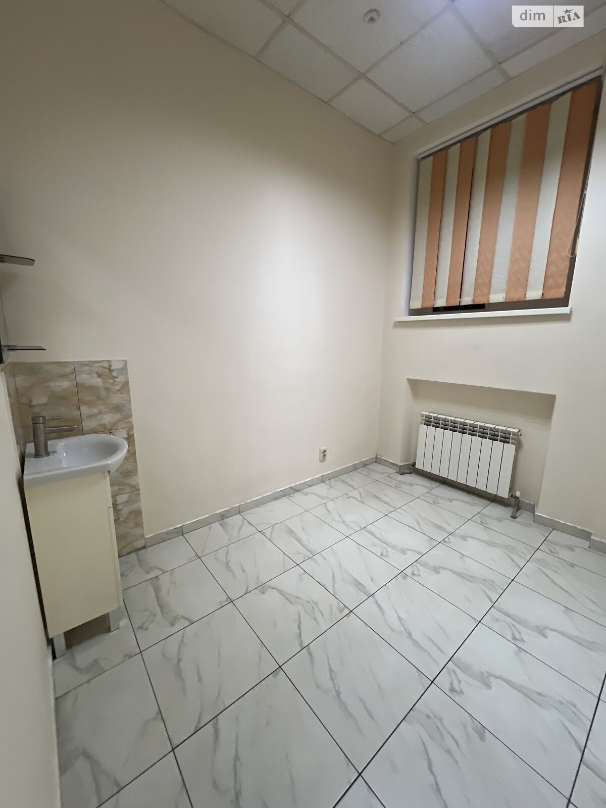 Коммерческое помещение в Хмельницком, сдам в аренду по Каменецкая улица 50, район Старый город (старый базар), цена: 4 243 грн за объект фото 1