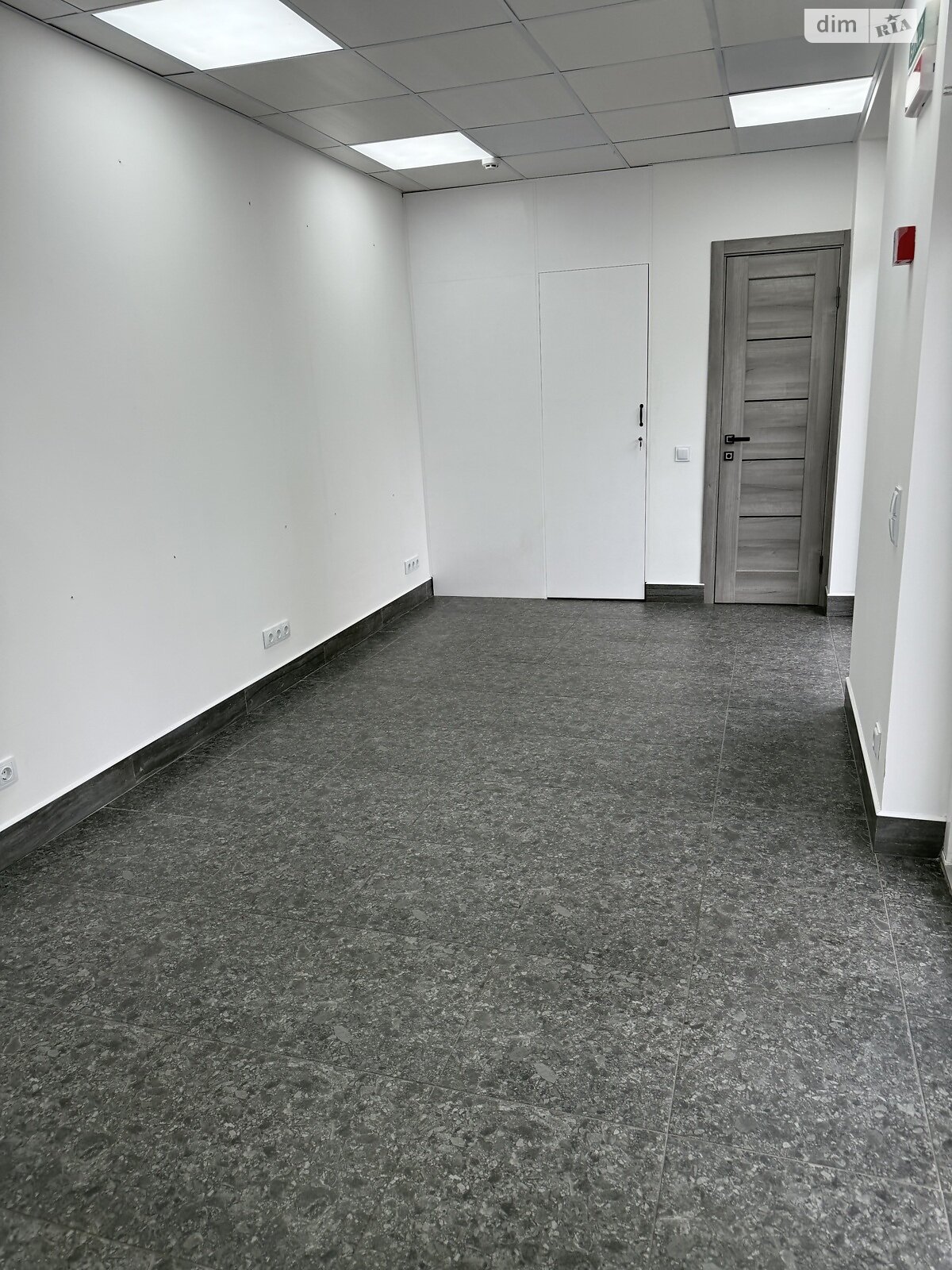 Комерційне приміщення в Хмельницькому, здам в оренду по Проскурівського Підпілля вулиця, район Старе місто (старий базар), ціна: 22 000 грн за об’єкт фото 1