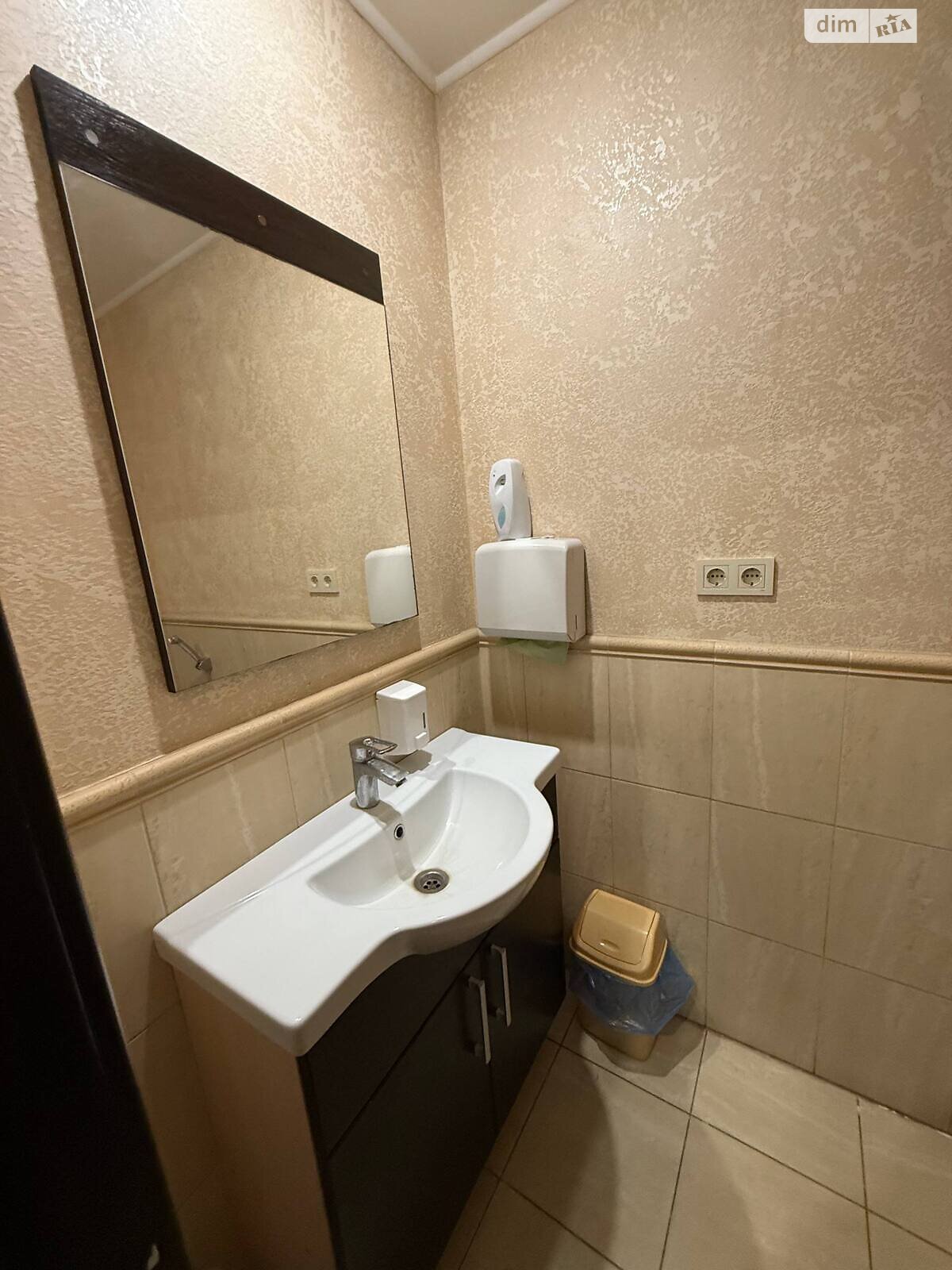 Комерційне приміщення в Хмельницькому, здам в оренду по Подільська вулиця 175, район Центр, ціна: 10 000 грн за об’єкт фото 1 Комерційне приміщення в Хмельницькому, здам в оренду по Подільська вулиця 175, район Центр, ціна: 10 000 грн за об’єкт фото 1