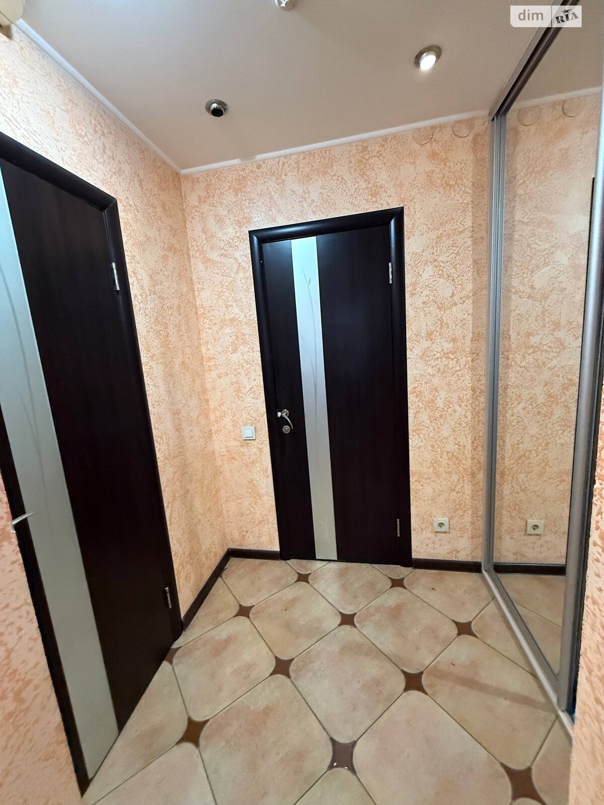 Комерційне приміщення в Хмельницькому, здам в оренду по Подільська вулиця 175, район Центр, ціна: 10 000 грн за об’єкт фото 1 Комерційне приміщення в Хмельницькому, здам в оренду по Подільська вулиця 175, район Центр, ціна: 10 000 грн за об’єкт фото 1