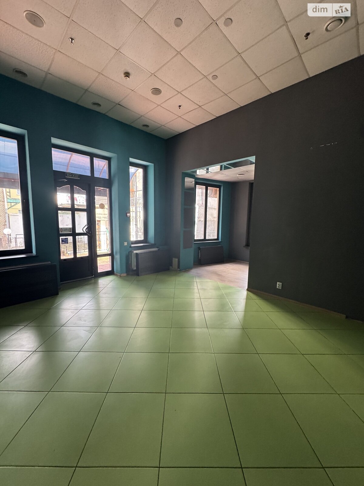 Коммерческое помещение в Хмельницком, сдам в аренду по Проскуровская улица, район Центр, цена: 24 990 грн за объект фото 1 Коммерческое помещение в Хмельницком, сдам в аренду по Проскуровская улица, район Центр, цена: 24 990 грн за объект фото 1