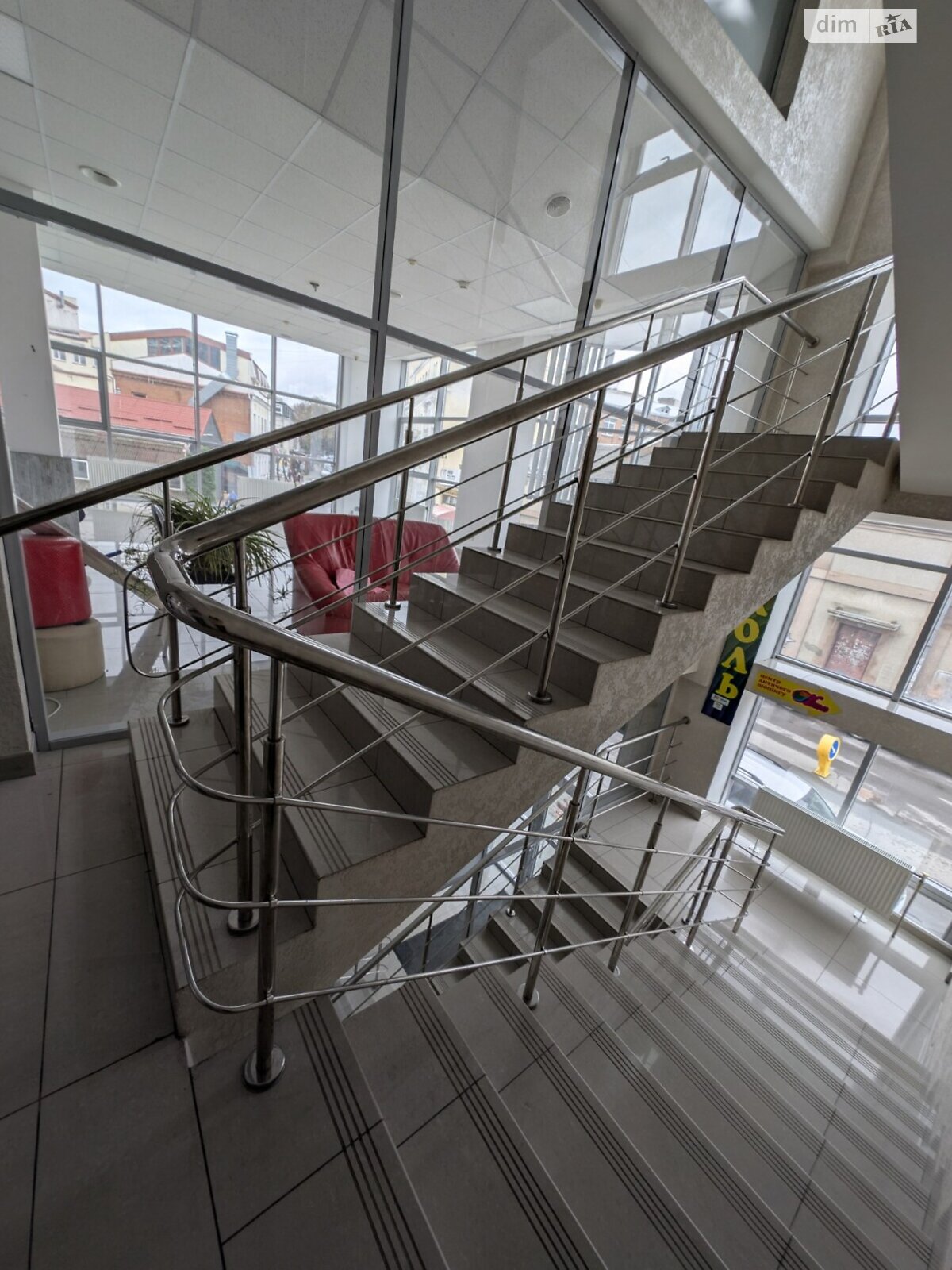 Коммерческое помещение в Хмельницком, сдам в аренду по Проскуровского Подполья улица 61, район Центр, цена: 32 500 грн за объект фото 1 Коммерческое помещение в Хмельницком, сдам в аренду по Проскуровского Подполья улица 61, район Центр, цена: 32 500 грн за объект фото 1