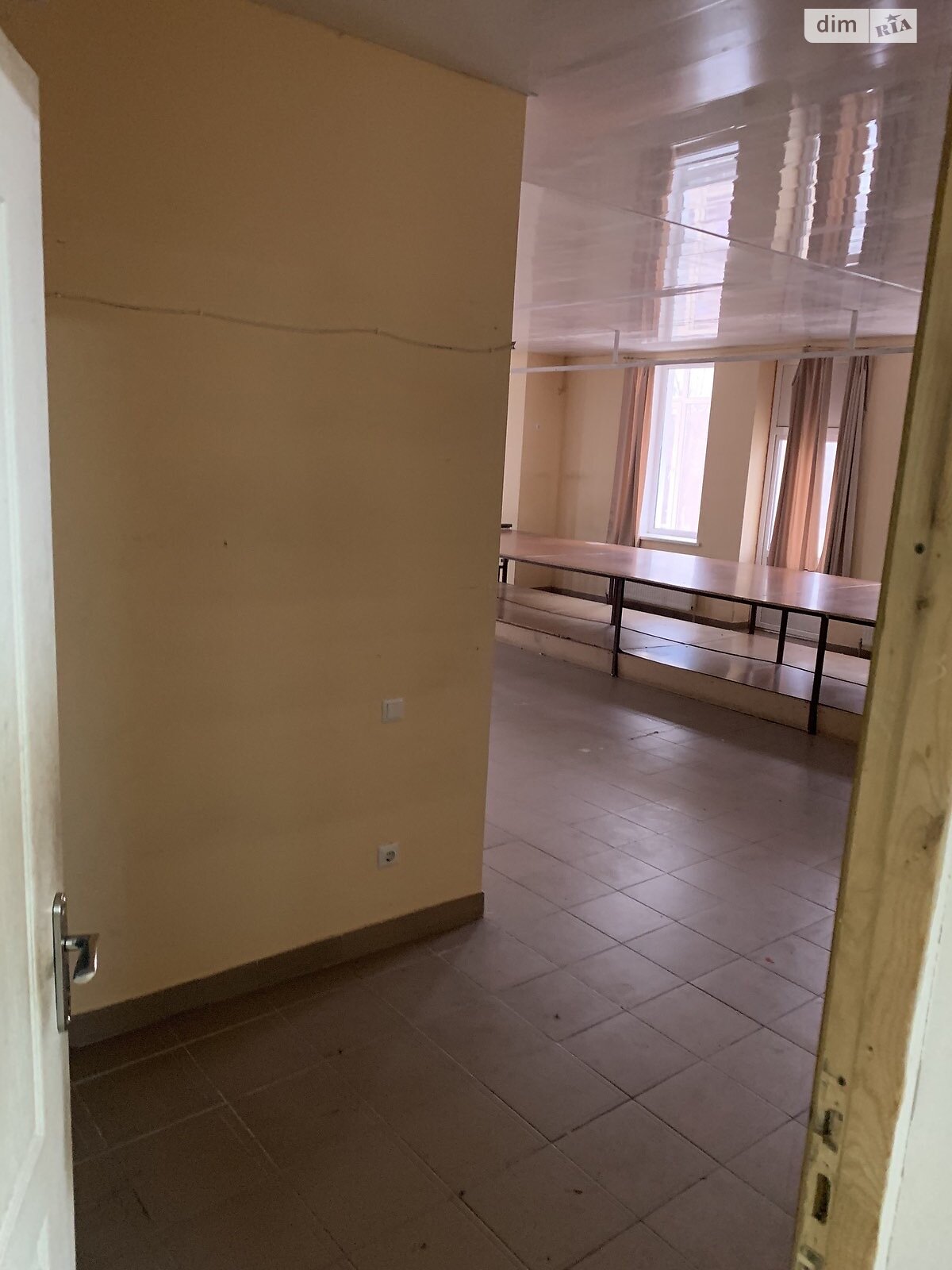 Комерційне приміщення в Хмельницькому, здам в оренду по Миру проспект 69, район Виставка, ціна: 38 000 грн за об’єкт фото 1 Комерційне приміщення в Хмельницькому, здам в оренду по Миру проспект 69, район Виставка, ціна: 38 000 грн за об’єкт фото 1