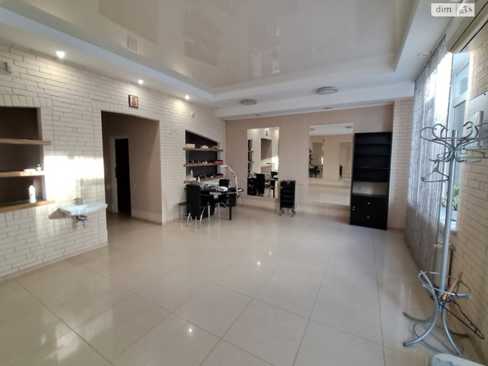 Коммерческое помещение в Хмельницком, сдам в аренду по Панаса Мирного улица 1/2, район Выставка, цена: 18 000 грн за объект фото 1