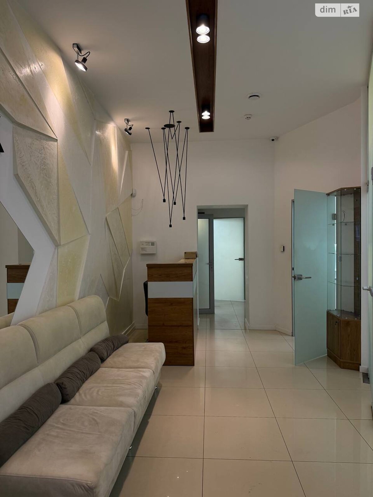 Коммерческое помещение в Хмельницком, сдам в аренду по Заречанская улица 11Е, район Выставка, цена: 43 290 грн за объект фото 1