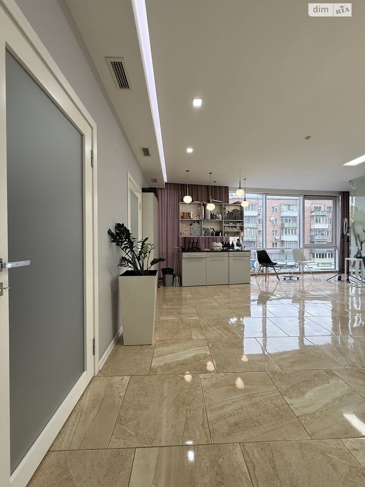 Коммерческое помещение в Хмельницком, сдам в аренду по Заречанская улица 3/1, район Выставка, цена: 50 000 грн за объект фото 1