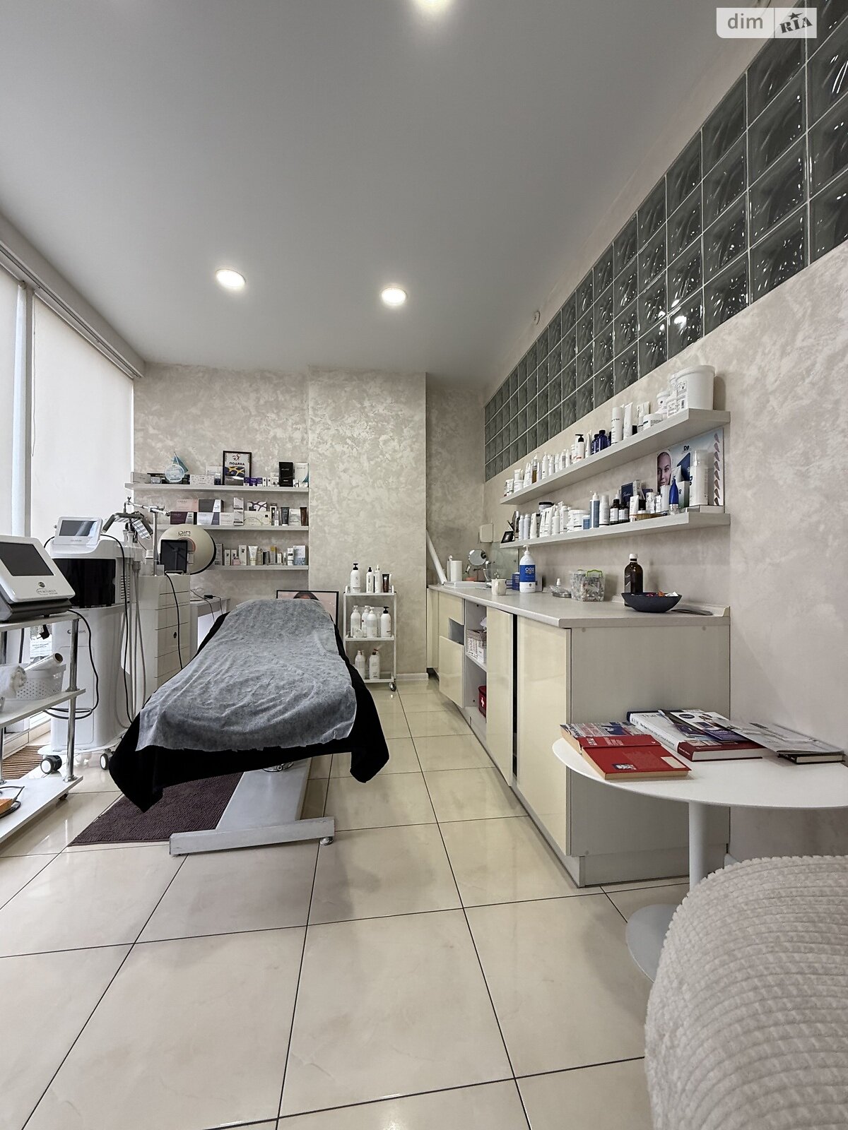 Коммерческое помещение в Хмельницком, сдам в аренду по Заречанская улица 3/1, район Выставка, цена: 50 000 грн за объект фото 1