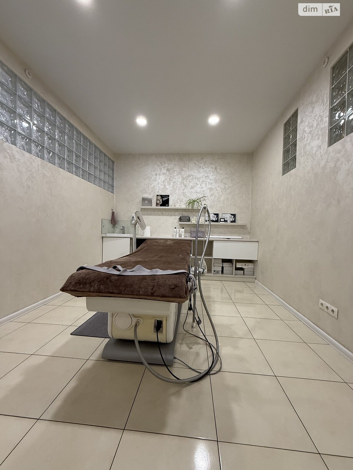 Коммерческое помещение в Хмельницком, сдам в аренду по Заречанская улица 3/1, район Выставка, цена: 50 000 грн за объект фото 1