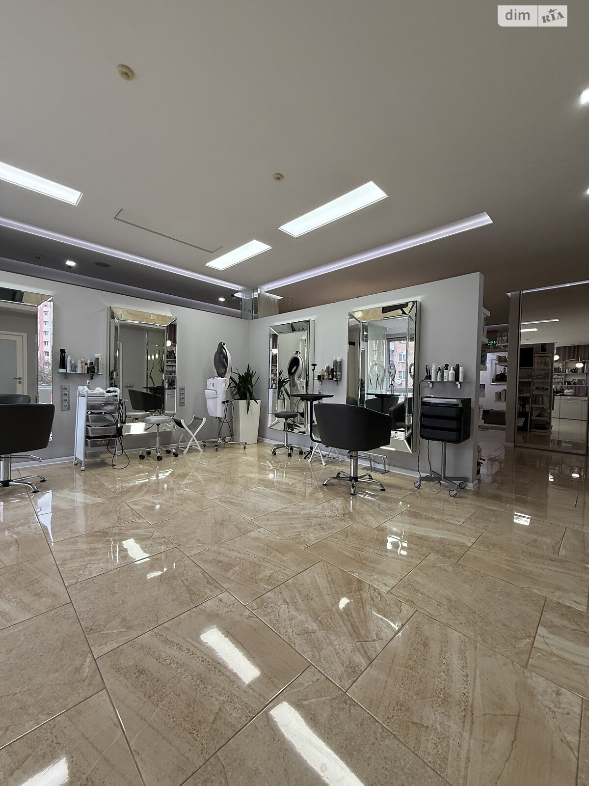 Коммерческое помещение в Хмельницком, сдам в аренду по Заречанская улица 3/1, район Выставка, цена: 50 000 грн за объект фото 1