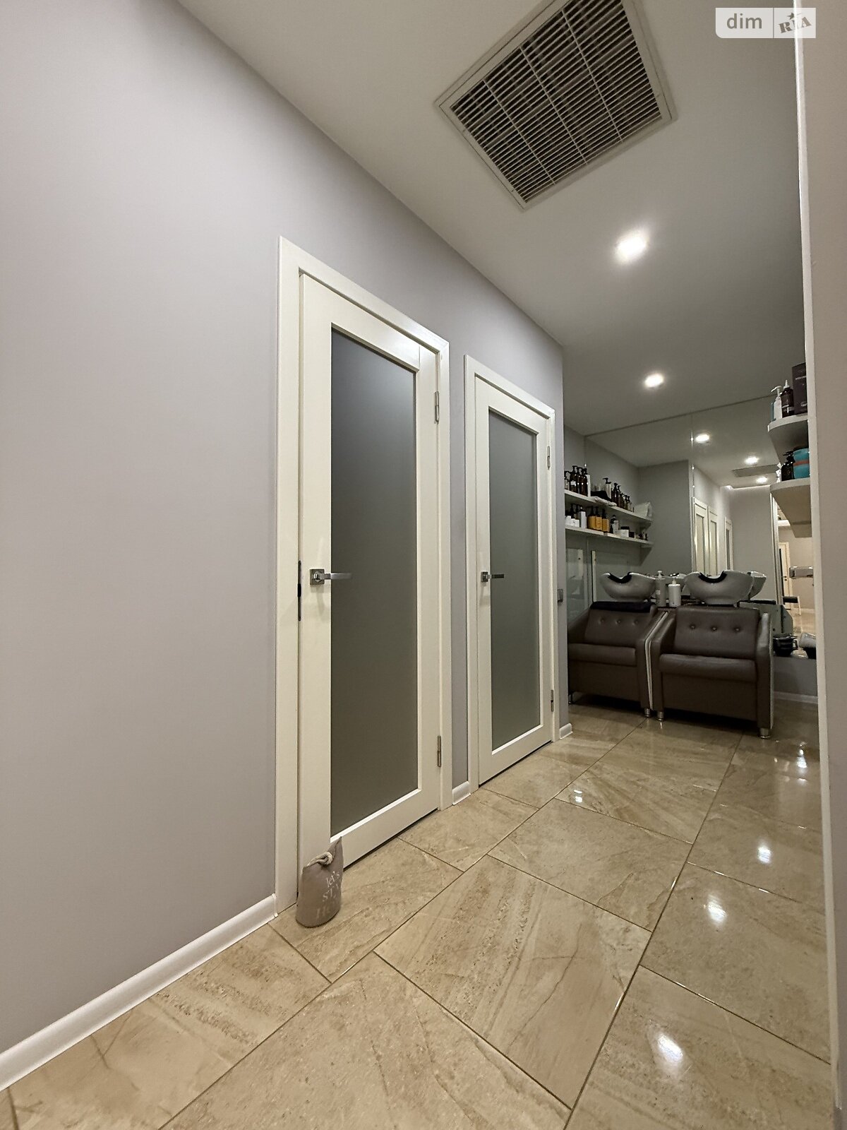 Коммерческое помещение в Хмельницком, сдам в аренду по Заречанская улица 3/1, район Выставка, цена: 50 000 грн за объект фото 1