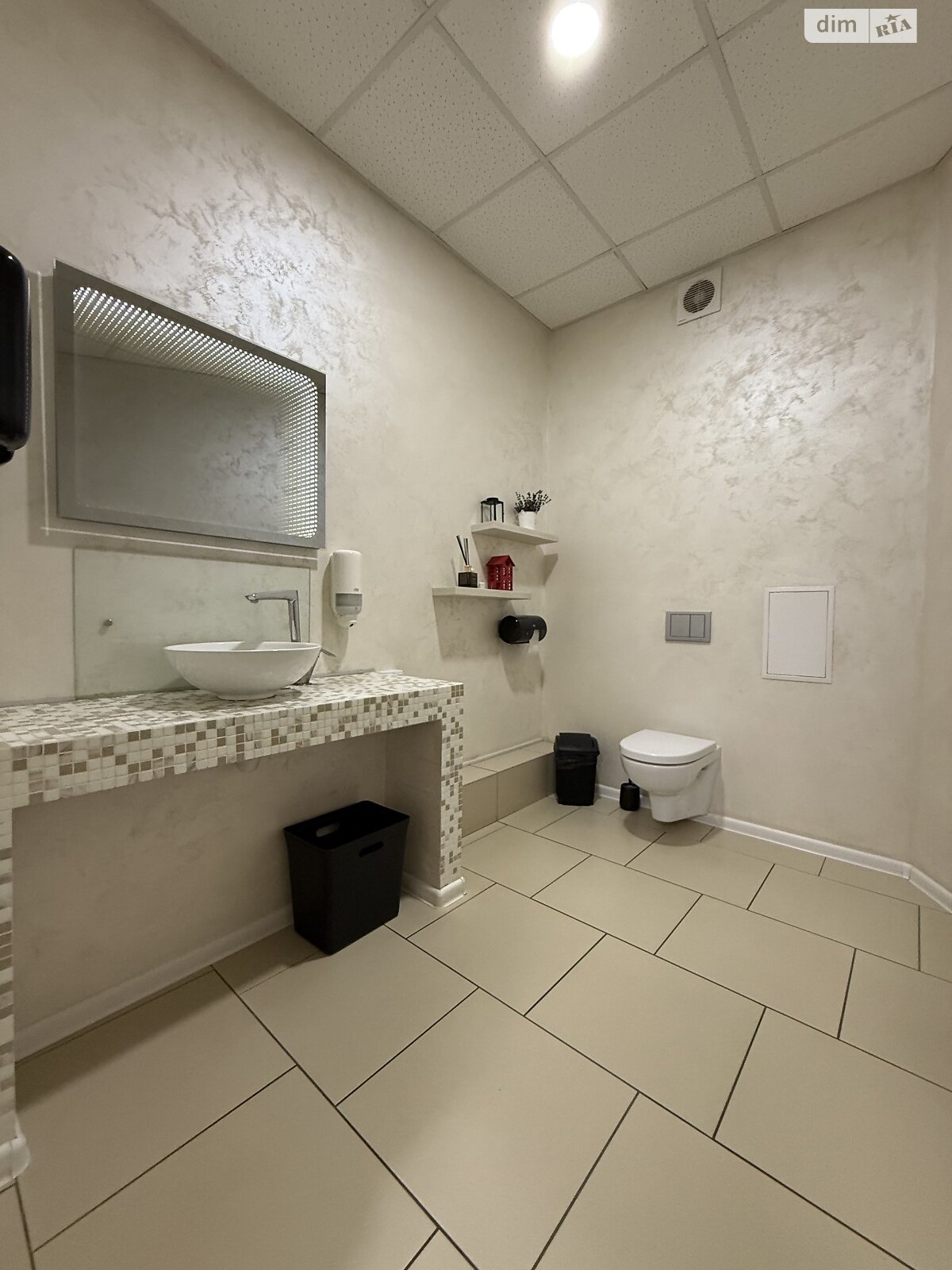 Коммерческое помещение в Хмельницком, сдам в аренду по Заречанская улица 3/1, район Выставка, цена: 50 000 грн за объект фото 1