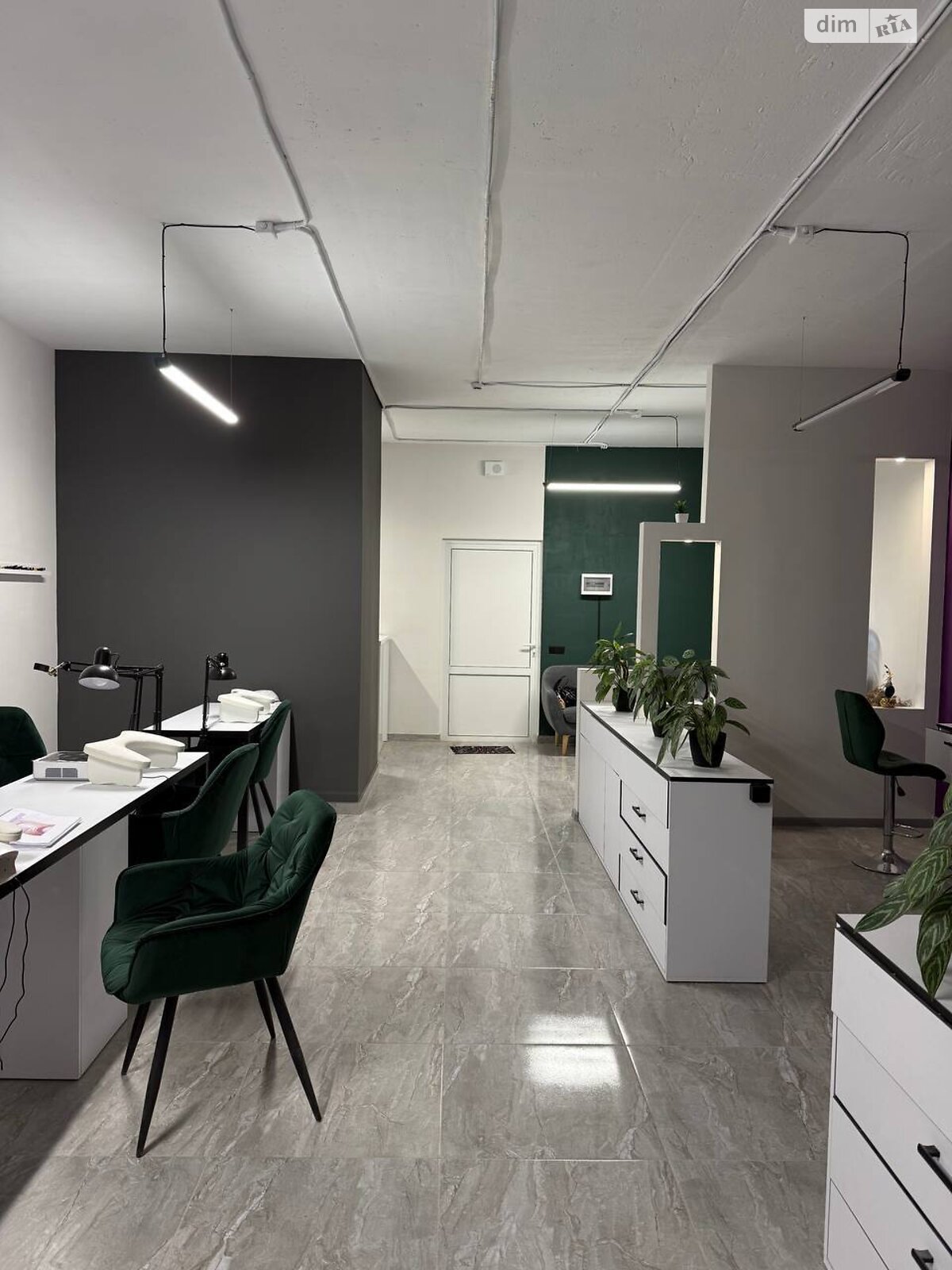 Коммерческое помещение в Хмельницком, сдам в аренду по Заречанская улица 3/4, район Выставка, цена: 17 820 грн за объект фото 1