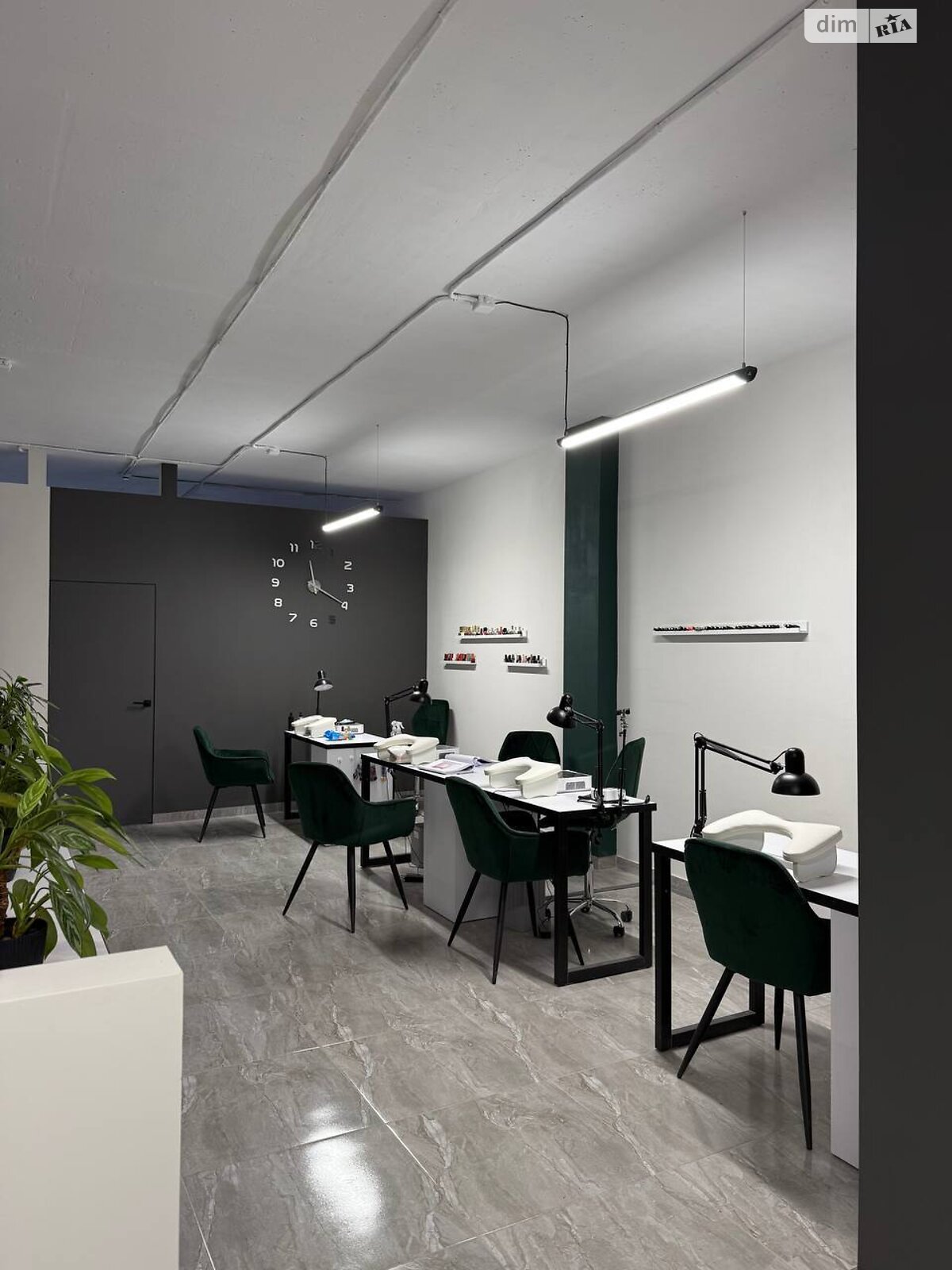 Коммерческое помещение в Хмельницком, сдам в аренду по Заречанская улица 3/4, район Выставка, цена: 17 820 грн за объект фото 1