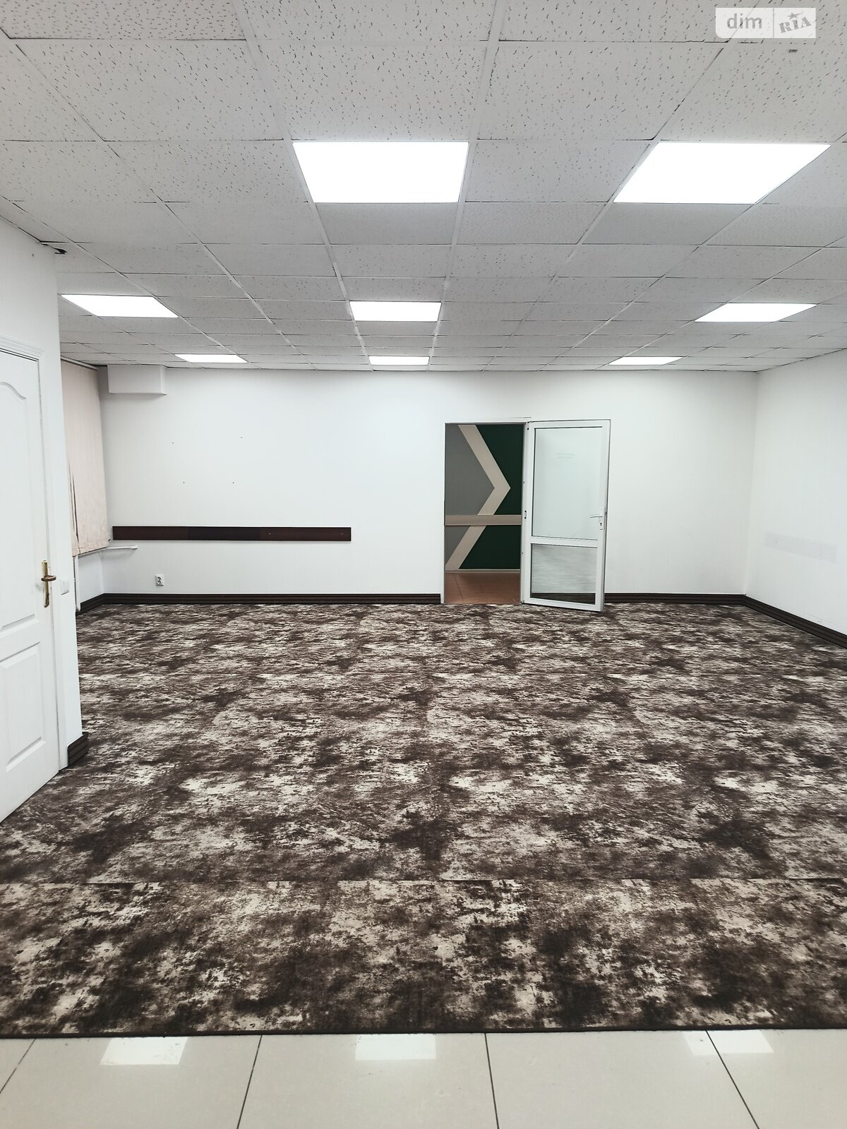 Коммерческое помещение в Хмельницком, сдам в аренду по Заречанская улица, район Выставка, цена: 18 700 грн за объект фото 1
