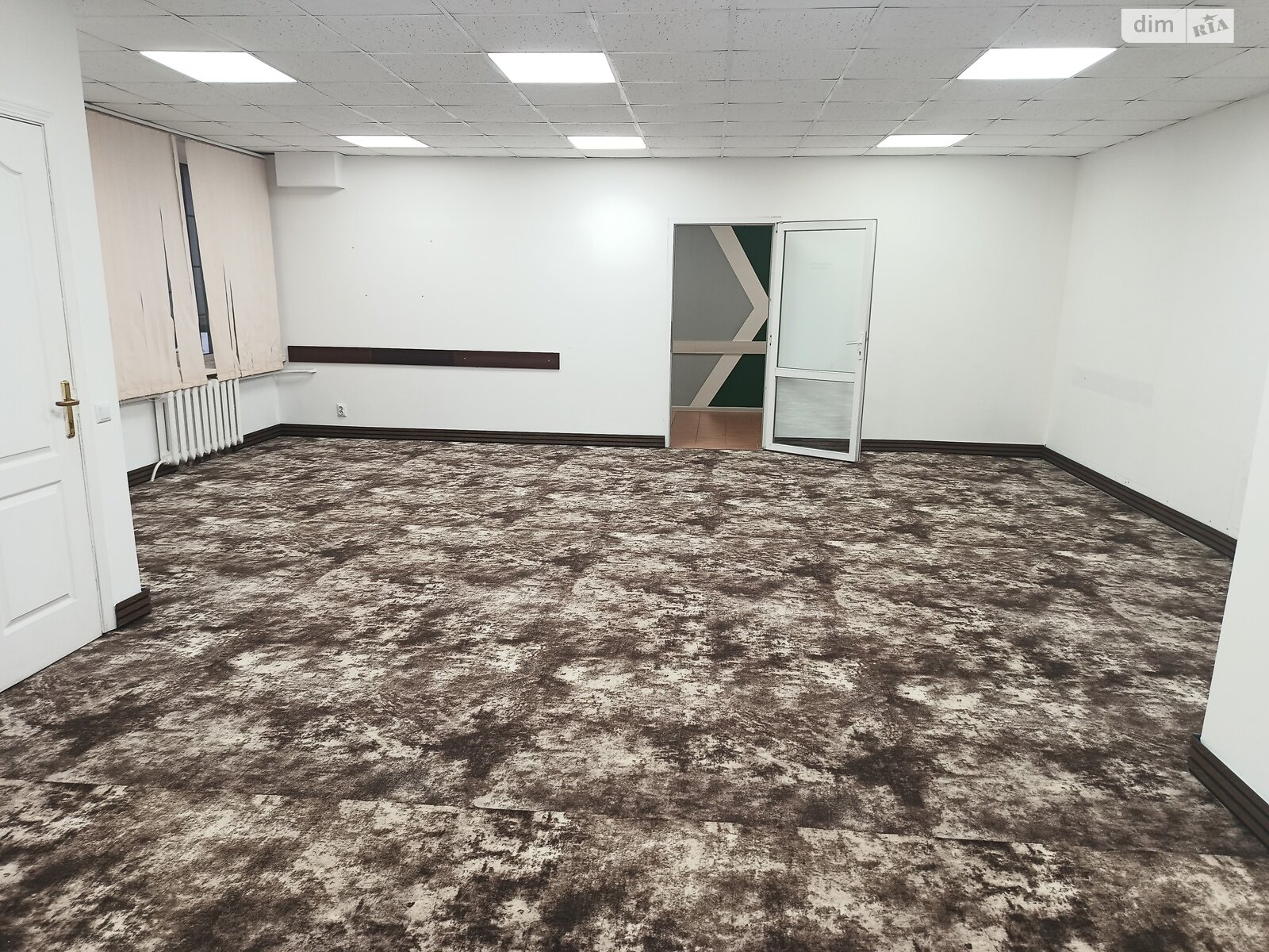 Коммерческое помещение в Хмельницком, сдам в аренду по Заречанская улица, район Выставка, цена: 18 700 грн за объект фото 1