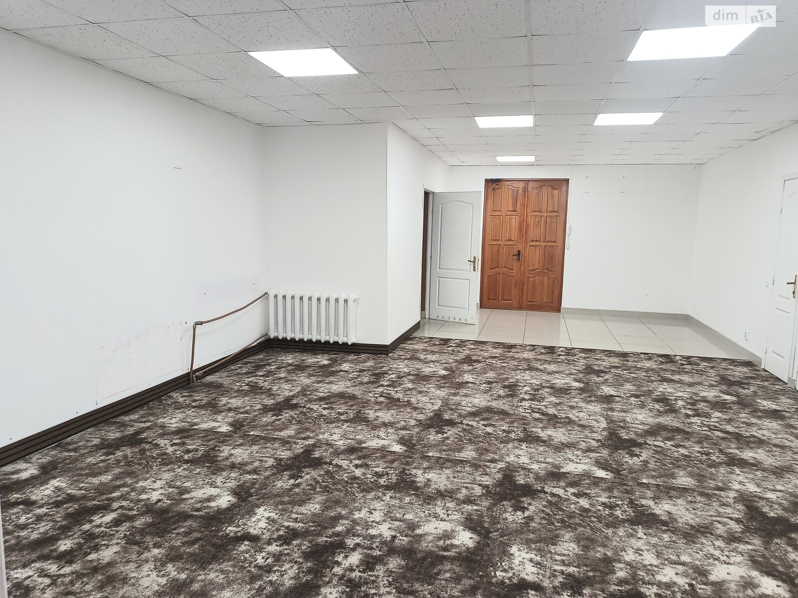 Коммерческое помещение в Хмельницком, сдам в аренду по Заречанская улица, район Выставка, цена: 18 700 грн за объект фото 1