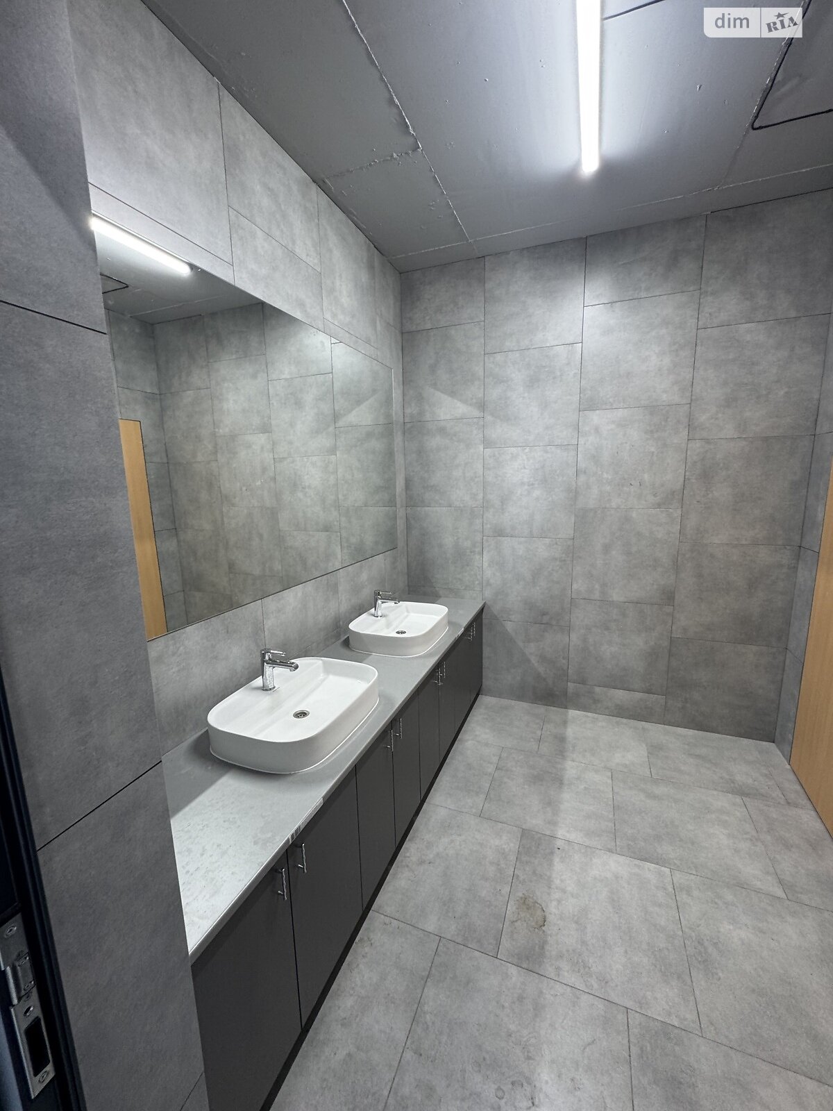 Коммерческое помещение в Хмельницком, сдам в аренду по Молодежная улица, район Юго-Западный, цена: 42 550 грн за объект фото 1 Коммерческое помещение в Хмельницком, сдам в аренду по Молодежная улица, район Юго-Западный, цена: 42 550 грн за объект фото 1