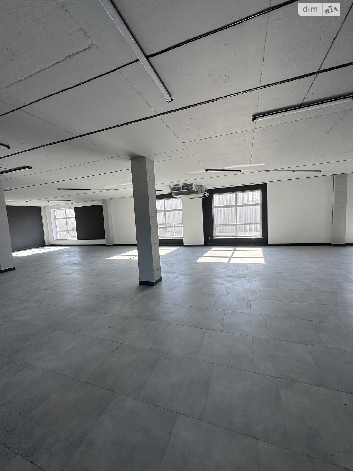 Коммерческое помещение в Хмельницком, сдам в аренду по Молодежная улица, район Юго-Западный, цена: 42 550 грн за объект фото 1 Коммерческое помещение в Хмельницком, сдам в аренду по Молодежная улица, район Юго-Западный, цена: 42 550 грн за объект фото 1