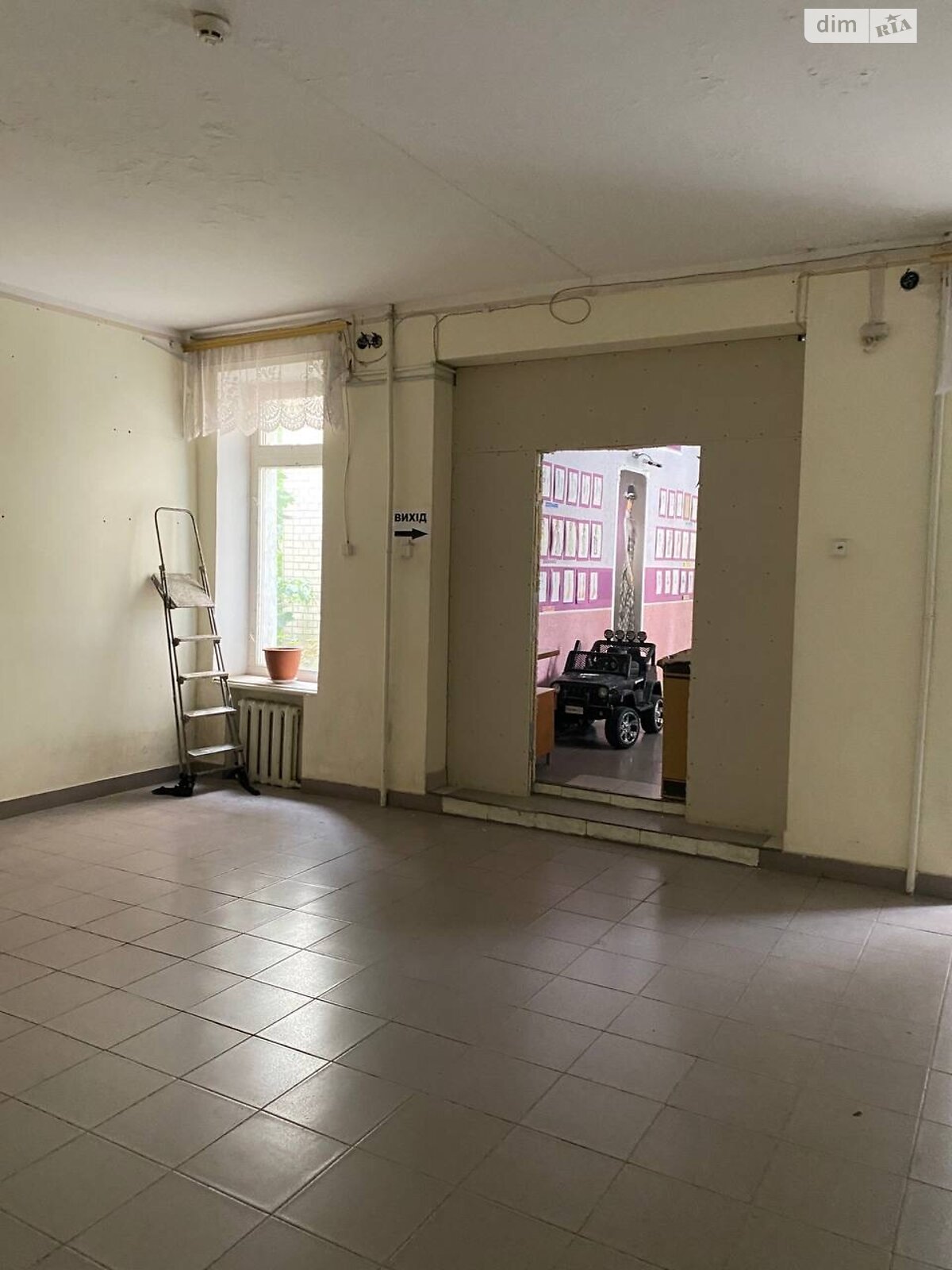 Коммерческое помещение в Хмельницком, сдам в аренду по Молодежная улица 12/1, район Юго-Западный, цена: 31 200 грн за объект фото 1