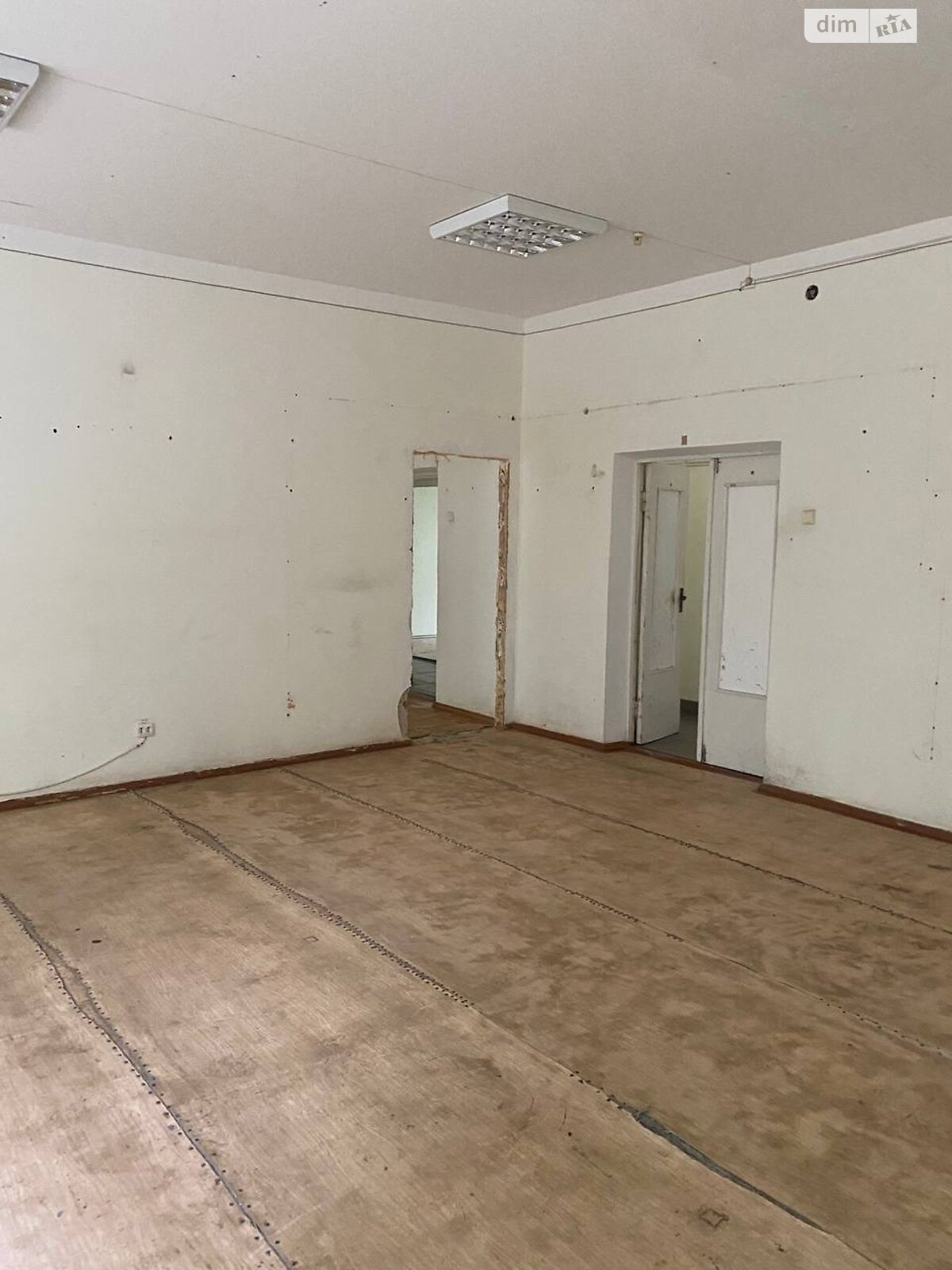 Коммерческое помещение в Хмельницком, сдам в аренду по Молодежная улица 12/1, район Юго-Западный, цена: 31 200 грн за объект фото 1