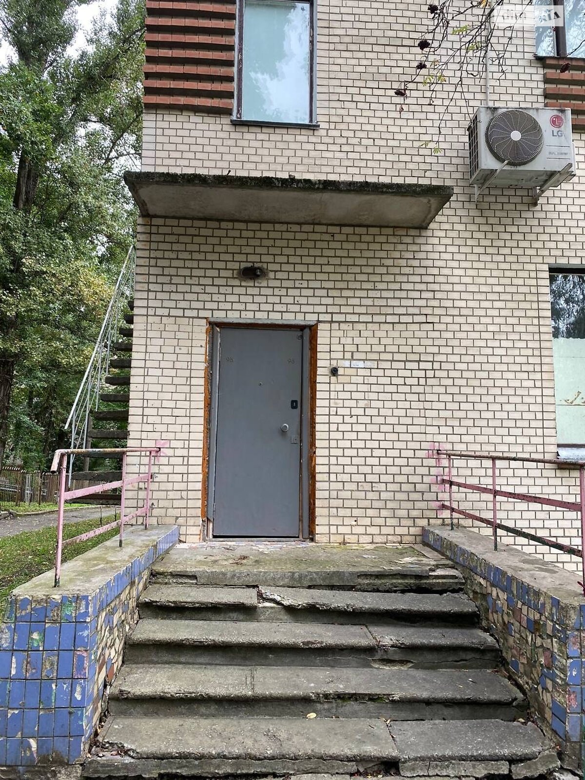 Коммерческое помещение в Хмельницком, сдам в аренду по Молодежная улица 12/1, район Юго-Западный, цена: 31 200 грн за объект фото 1