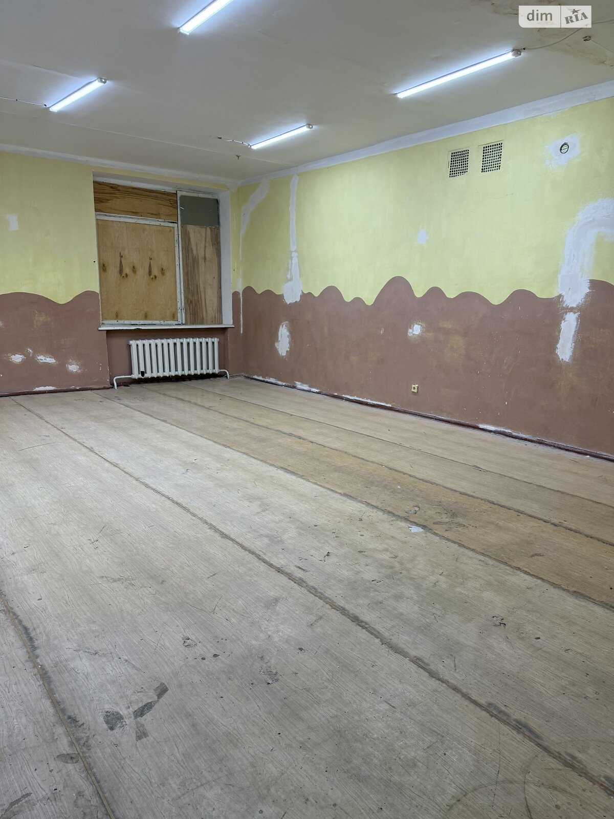 Коммерческое помещение в Хмельницком, сдам в аренду по Молодежная улица 12/1, район Юго-Западный, цена: 9 000 грн за объект фото 1