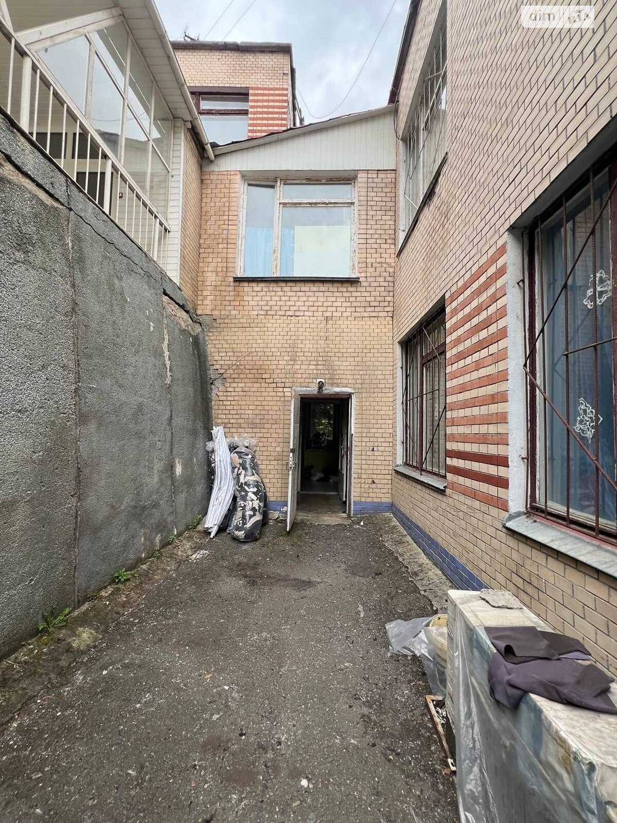 Коммерческое помещение в Хмельницком, сдам в аренду по Молодежная улица 12/1, район Юго-Западный, цена: 22 200 грн за объект фото 1 Коммерческое помещение в Хмельницком, сдам в аренду по Молодежная улица 12/1, район Юго-Западный, цена: 22 200 грн за объект фото 1