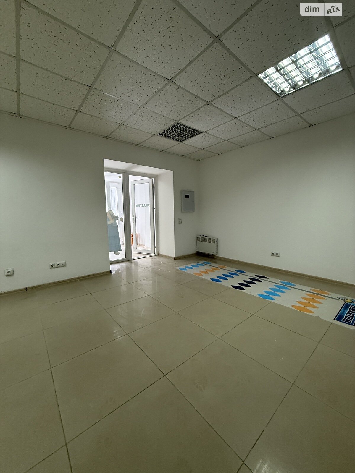 Коммерческое помещение в Хмельницком, сдам в аренду по Молодежная улица 2/3А, район Юго-Западный, цена: 8 400 грн за объект фото 1