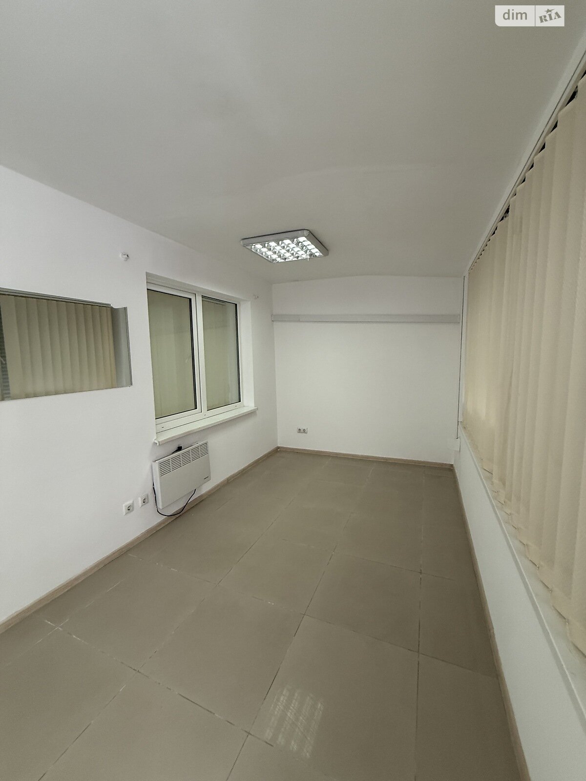 Коммерческое помещение в Хмельницком, сдам в аренду по Молодежная улица 2/3А, район Юго-Западный, цена: 8 400 грн за объект фото 1