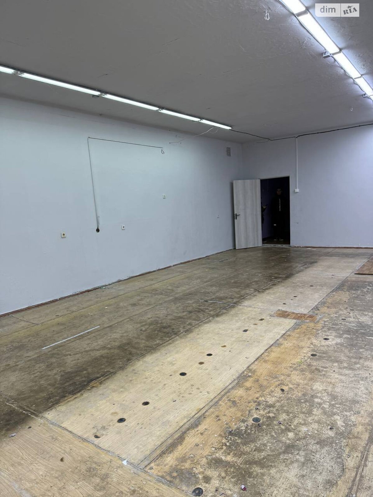 Коммерческое помещение в Хмельницком, сдам в аренду по Молодежная улица 12/1, район Юго-Западный, цена: 9 600 грн за объект фото 1