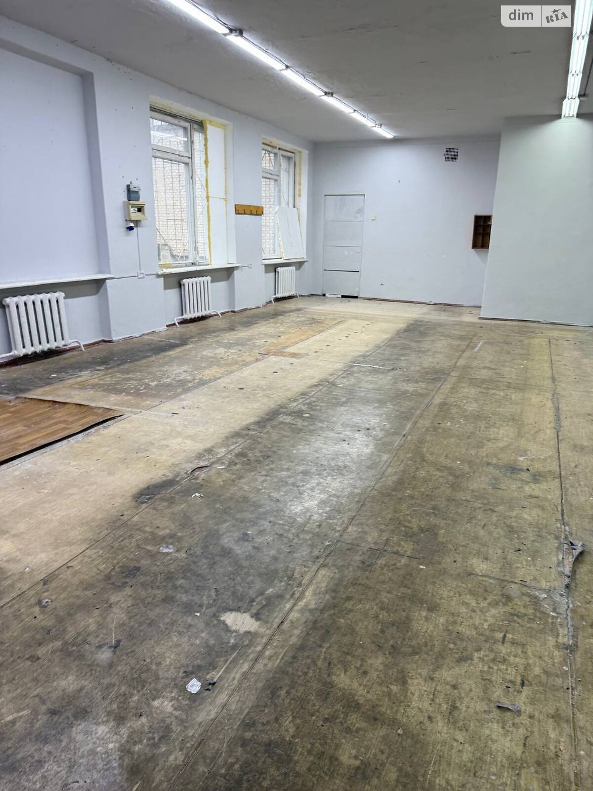 Коммерческое помещение в Хмельницком, сдам в аренду по Молодежная улица 12/1, район Юго-Западный, цена: 9 600 грн за объект фото 1