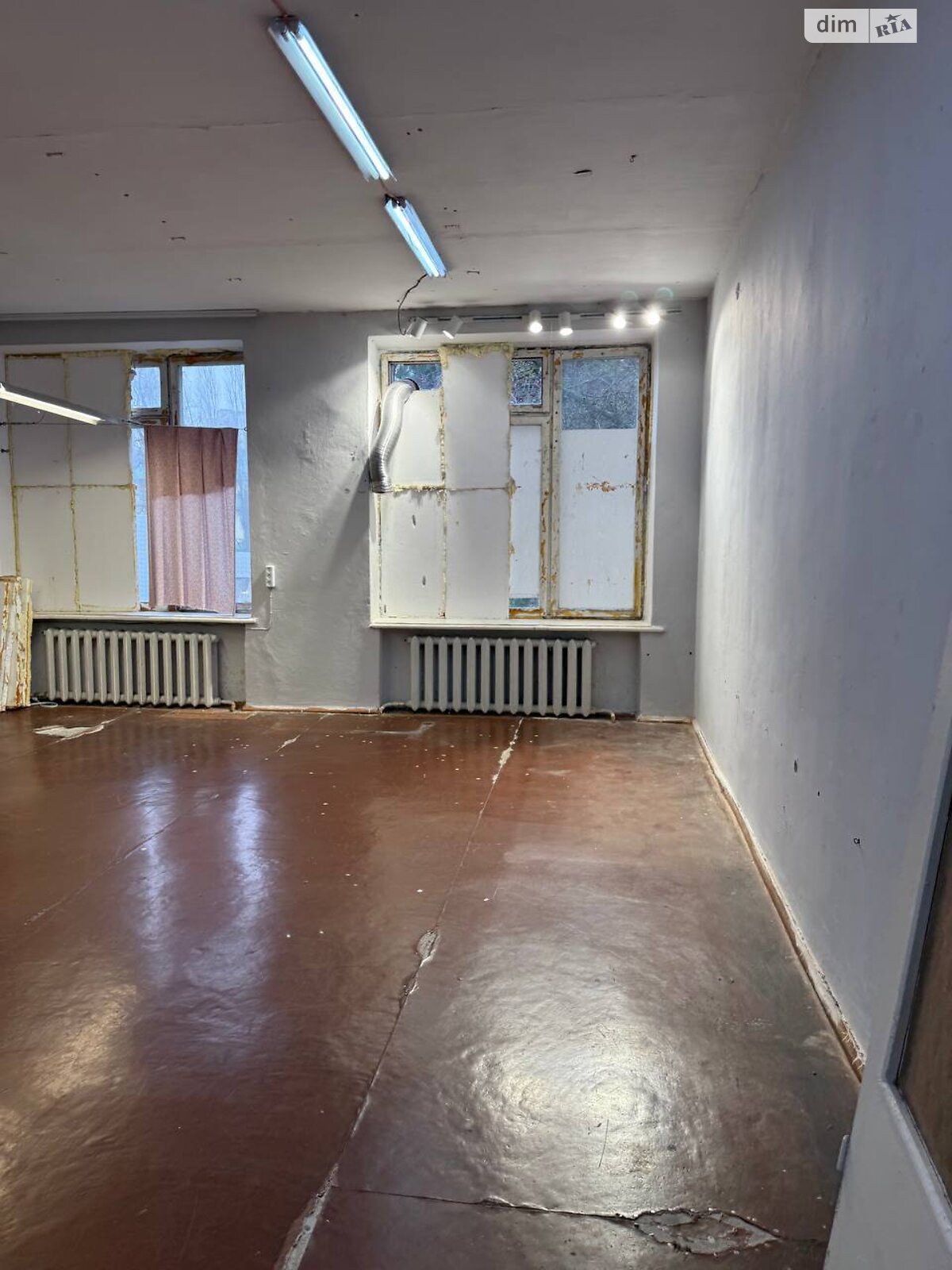 Коммерческое помещение в Хмельницком, сдам в аренду по Молодежная улица 12/1, район Юго-Западный, цена: 9 600 грн за объект фото 1