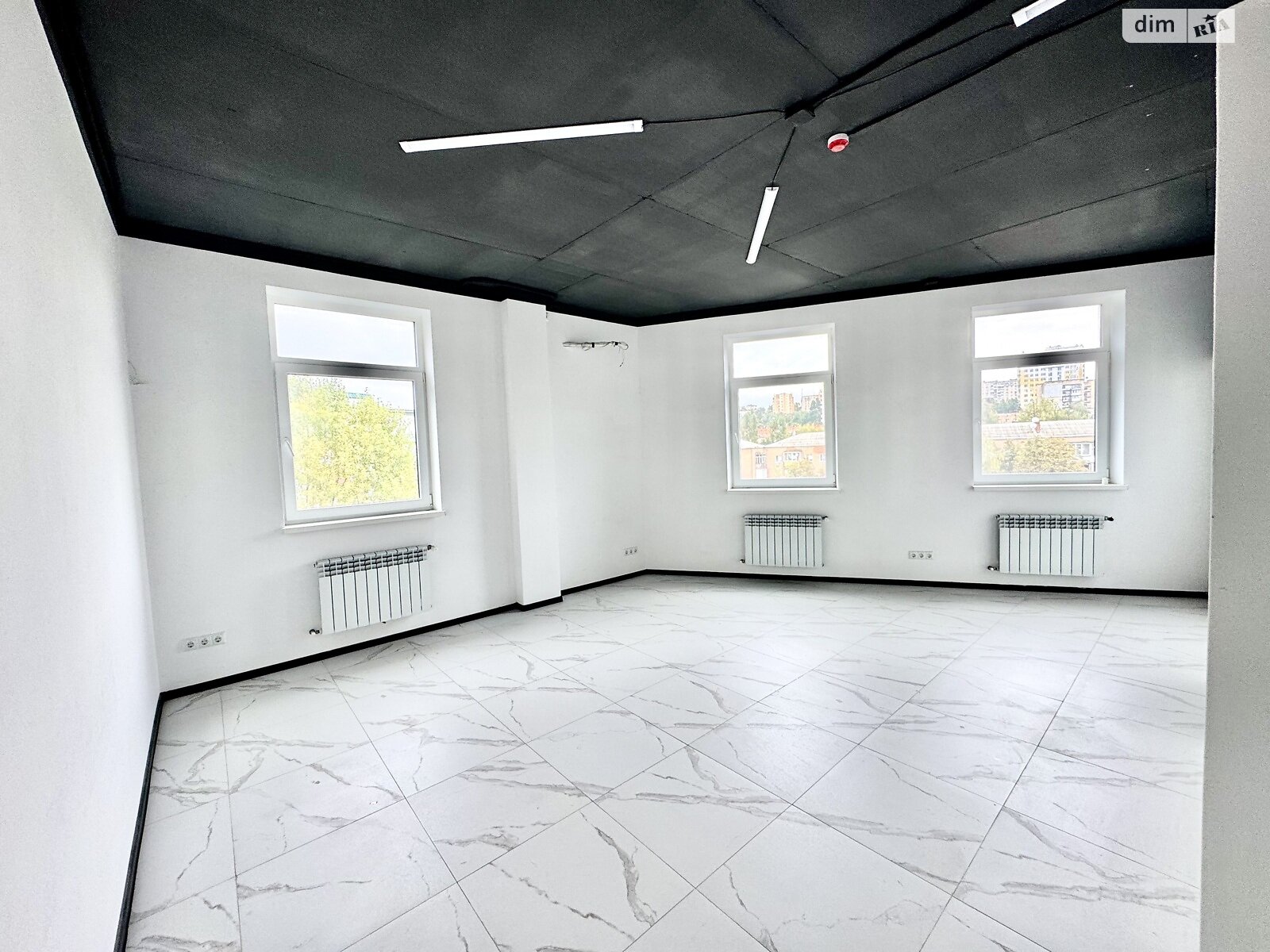 Комерційне приміщення в Хмельницькому, здам в оренду по Свободи вулиця 18/2, район Заріччя, ціна: 16 000 грн за об’єкт фото 1 Комерційне приміщення в Хмельницькому, здам в оренду по Свободи вулиця 18/2, район Заріччя, ціна: 16 000 грн за об’єкт фото 1