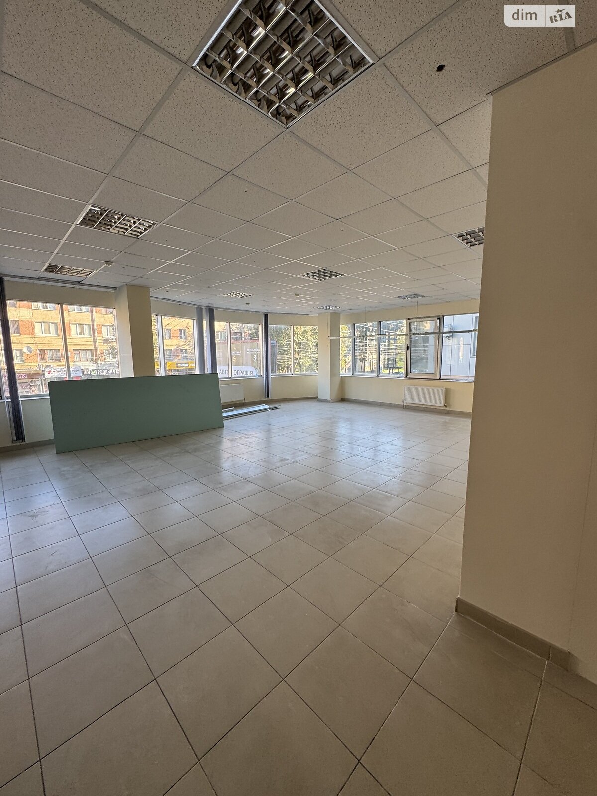 Комерційне приміщення в Хмельницькому, здам в оренду по Зарічанська вулиця 3/2, район Заріччя, ціна: 35 650 грн за об’єкт фото 1