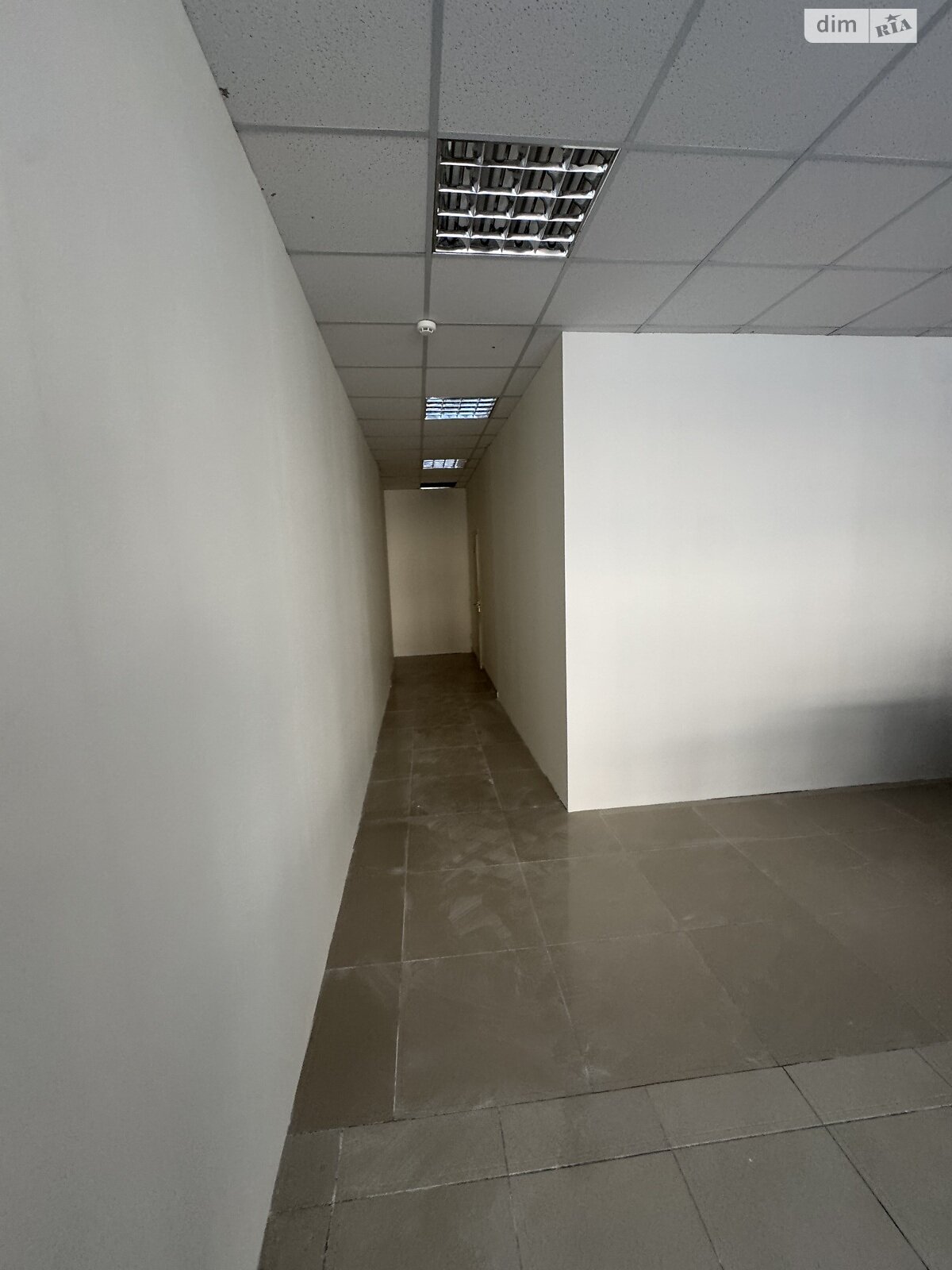 Комерційне приміщення в Хмельницькому, здам в оренду по Зарічанська вулиця 3/2, район Заріччя, ціна: 35 650 грн за об’єкт фото 1