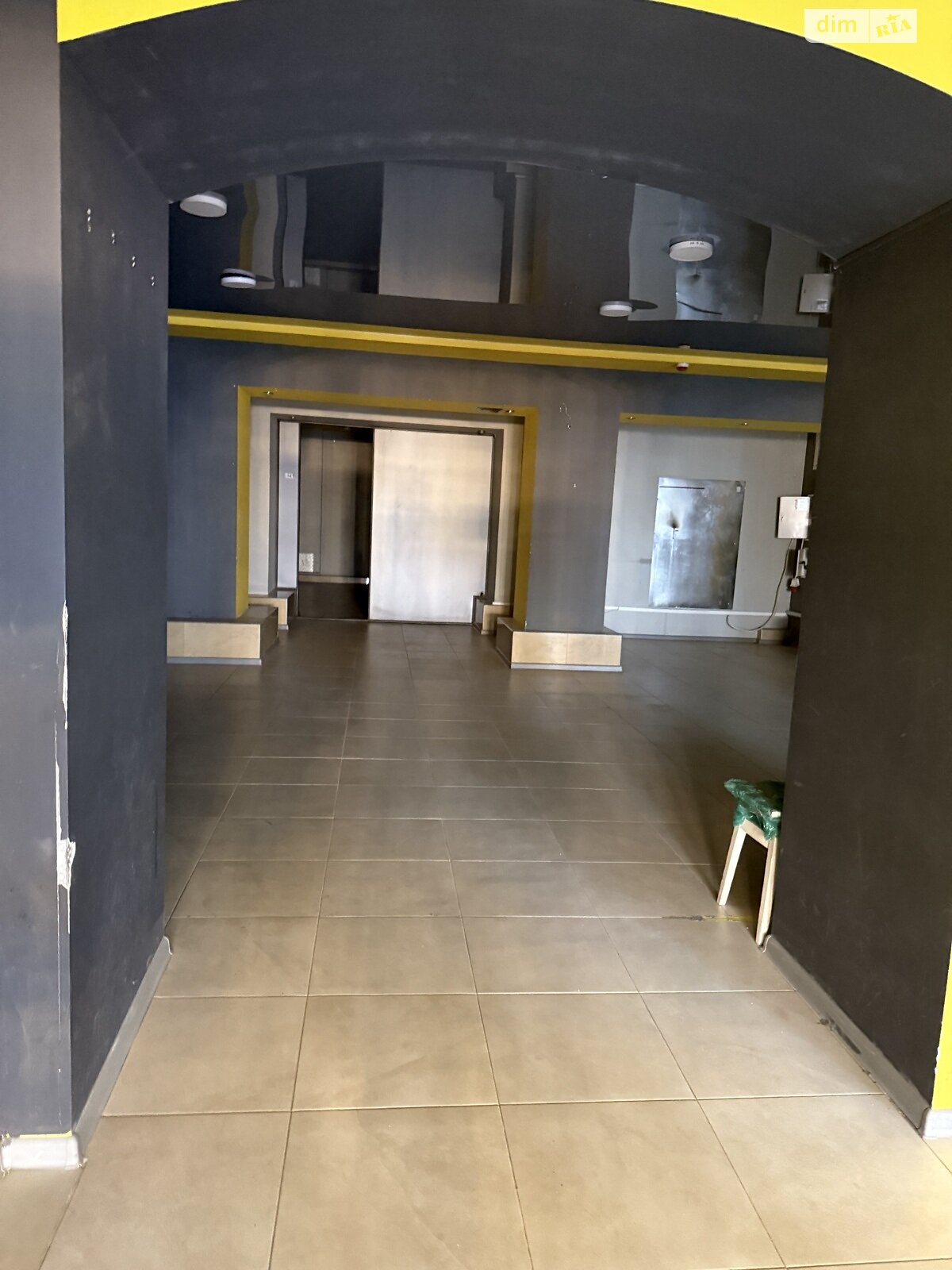 Комерційне приміщення в Хмельницькому, здам в оренду по Зарічанська вулиця, район Заріччя, ціна: 40 000 грн за об’єкт фото 1 Комерційне приміщення в Хмельницькому, здам в оренду по Зарічанська вулиця, район Заріччя, ціна: 40 000 грн за об’єкт фото 1