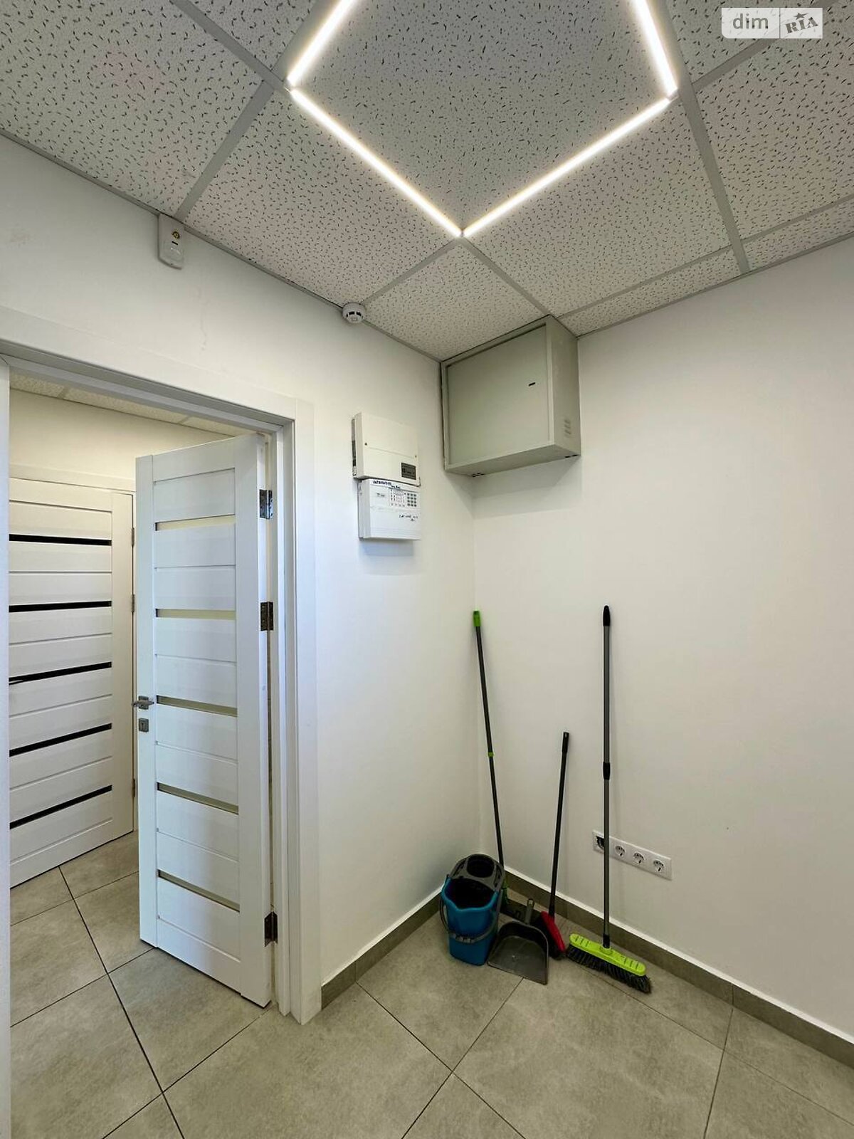 Коммерческое помещение в Ивано-Франковске, сдам в аренду по Национальной Гвардии улица 14У, район Арсенал, цена: 18 000 грн за объект фото 1 Коммерческое помещение в Ивано-Франковске, сдам в аренду по Национальной Гвардии улица 14У, район Арсенал, цена: 18 000 грн за объект фото 1