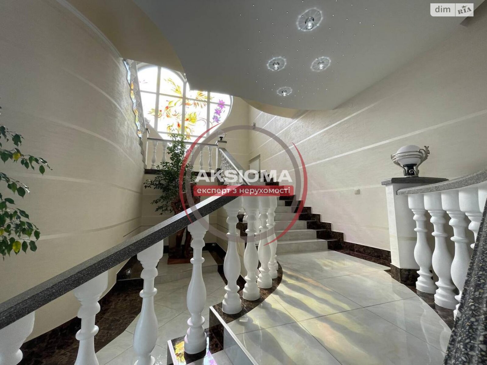 Коммерческое помещение в Ивано-Франковске, сдам в аренду по Дворская улица, район Бам, цена: 207 000 грн за объект фото 1 Коммерческое помещение в Ивано-Франковске, сдам в аренду по Дворская улица, район Бам, цена: 207 000 грн за объект фото 1