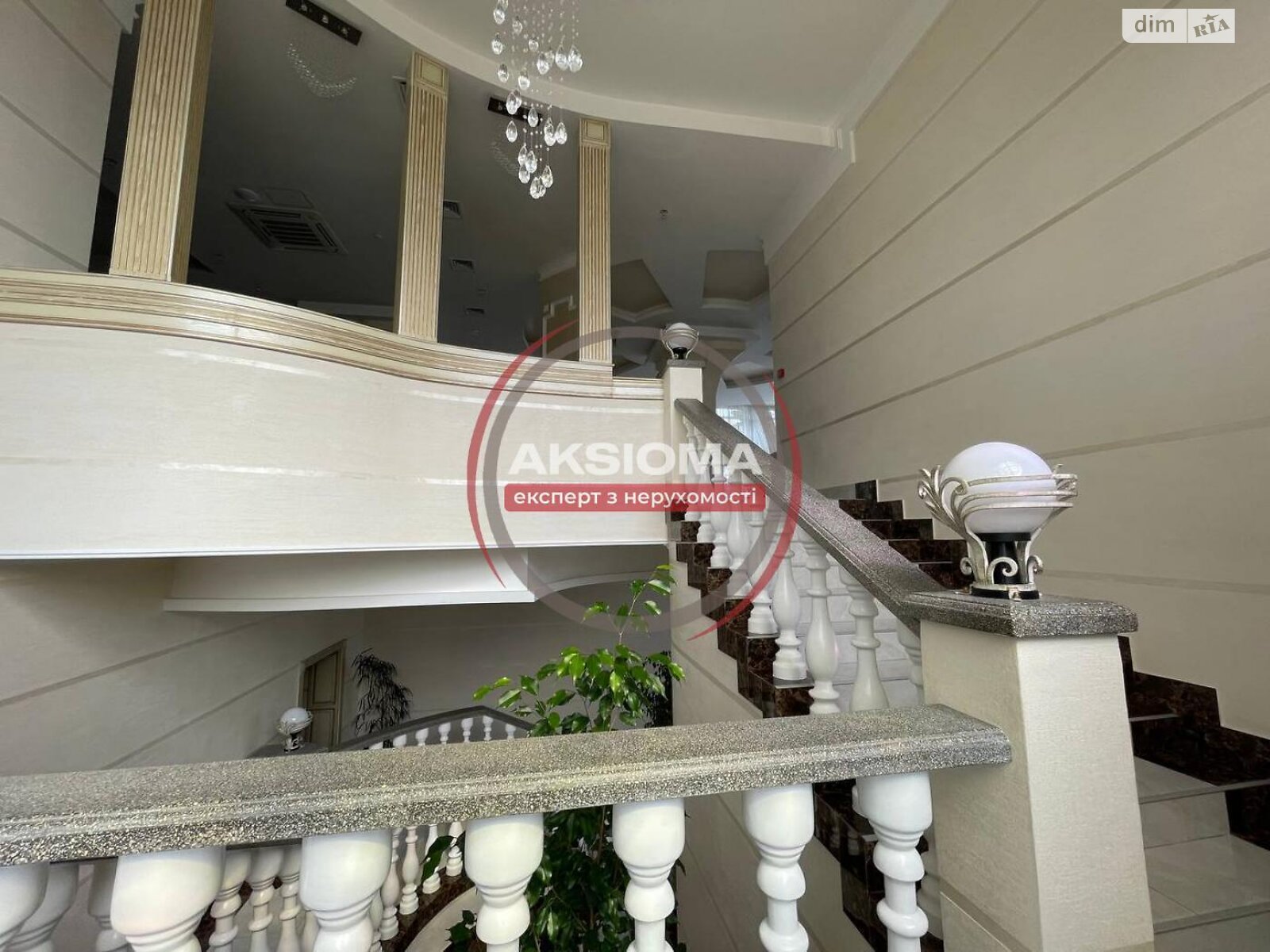 Коммерческое помещение в Ивано-Франковске, сдам в аренду по Дворская улица, район Бам, цена: 207 000 грн за объект фото 1 Коммерческое помещение в Ивано-Франковске, сдам в аренду по Дворская улица, район Бам, цена: 207 000 грн за объект фото 1