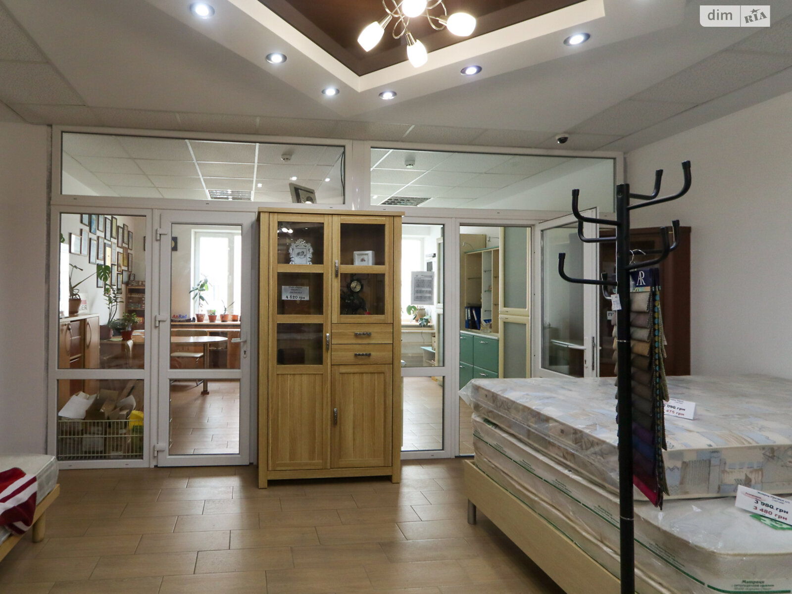 Комерційне приміщення в Івано-Франківську, здам в оренду по Івасюка вулиця 26А, район undefined, ціна: 48 000 грн за об’єкт фото 1