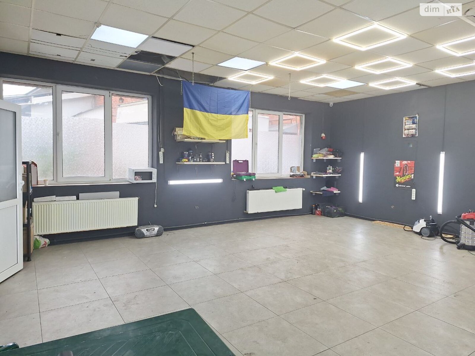 Коммерческое помещение в Ивано-Франковске, сдам в аренду по Героїв Херсона (Ушинского) улица 4В, район Княгинин, цена: 20 000 грн за объект фото 1 Коммерческое помещение в Ивано-Франковске, сдам в аренду по Героїв Херсона (Ушинского) улица 4В, район Княгинин, цена: 20 000 грн за объект фото 1
